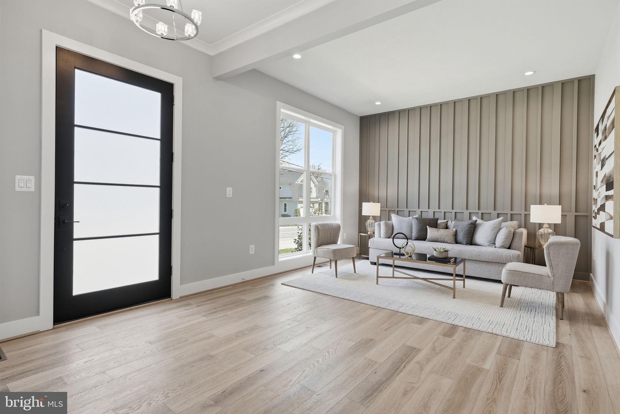 VIENNA WOODS - Residential