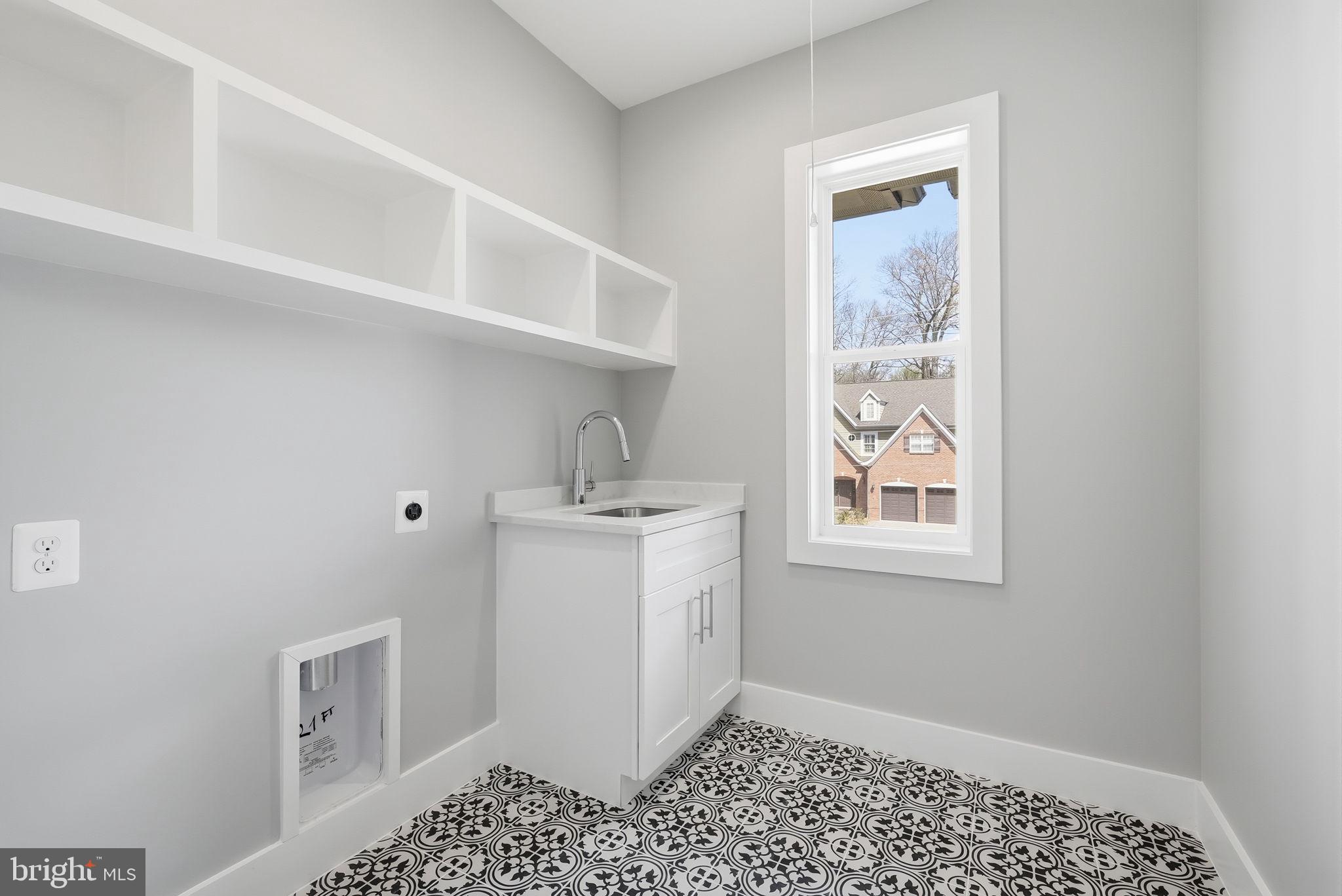 VIENNA WOODS - Residential