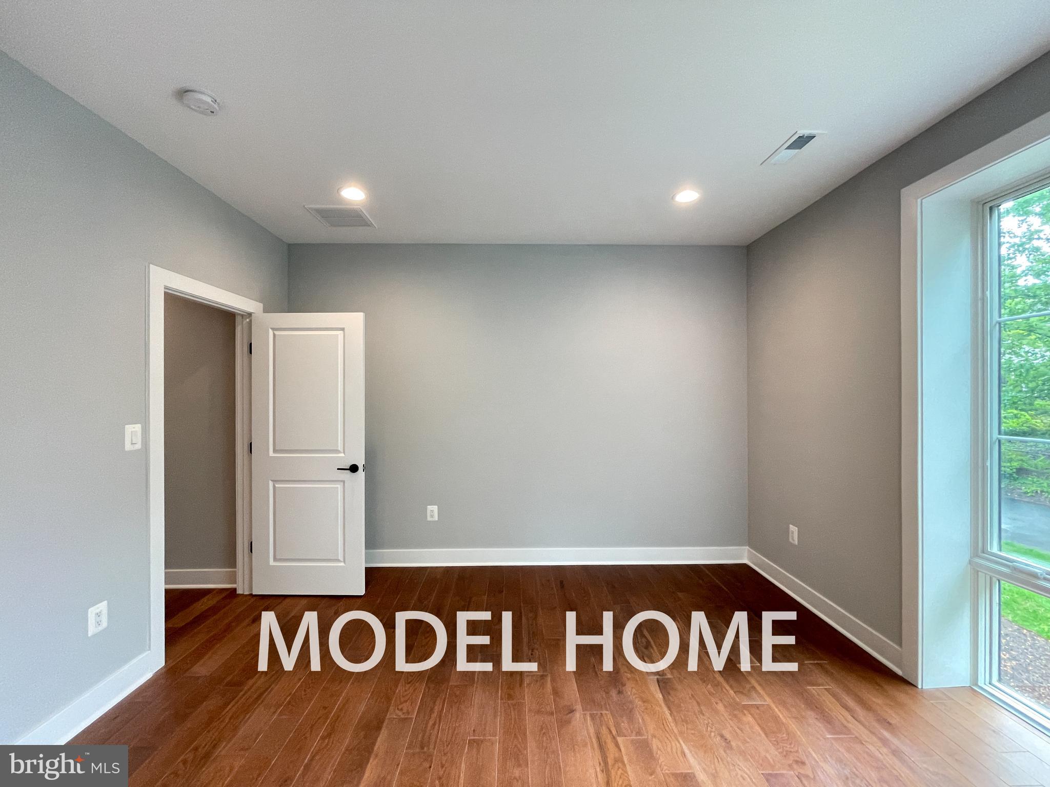 VIENNA WOODS - Residential