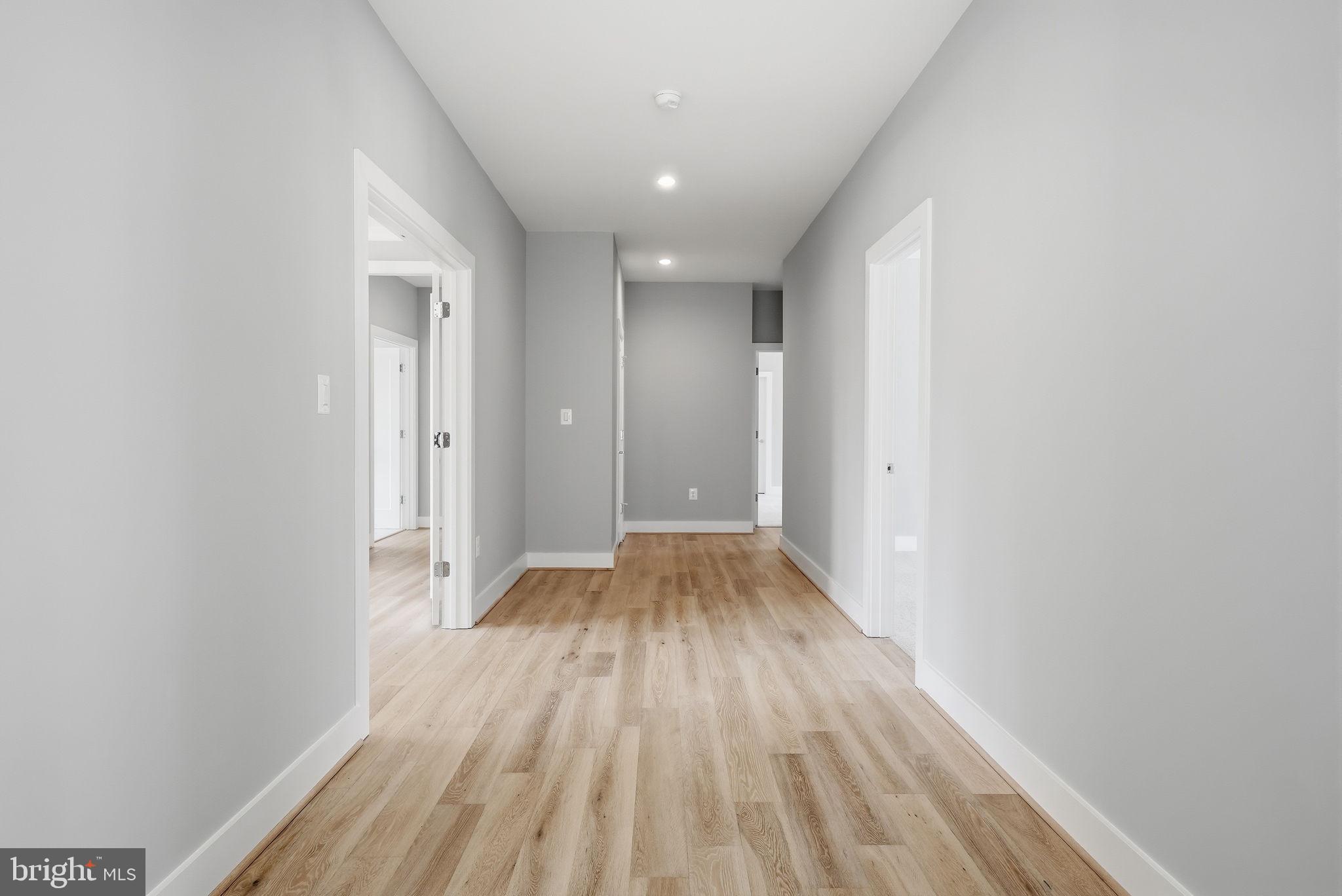 VIENNA WOODS - Residential