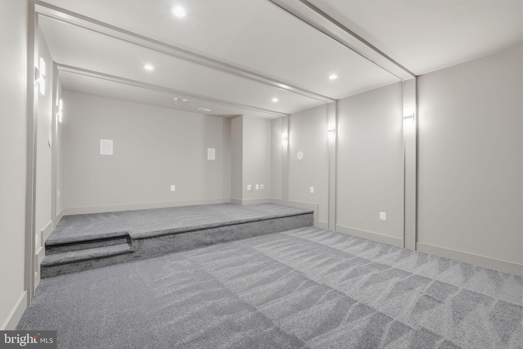 VIENNA WOODS - Residential