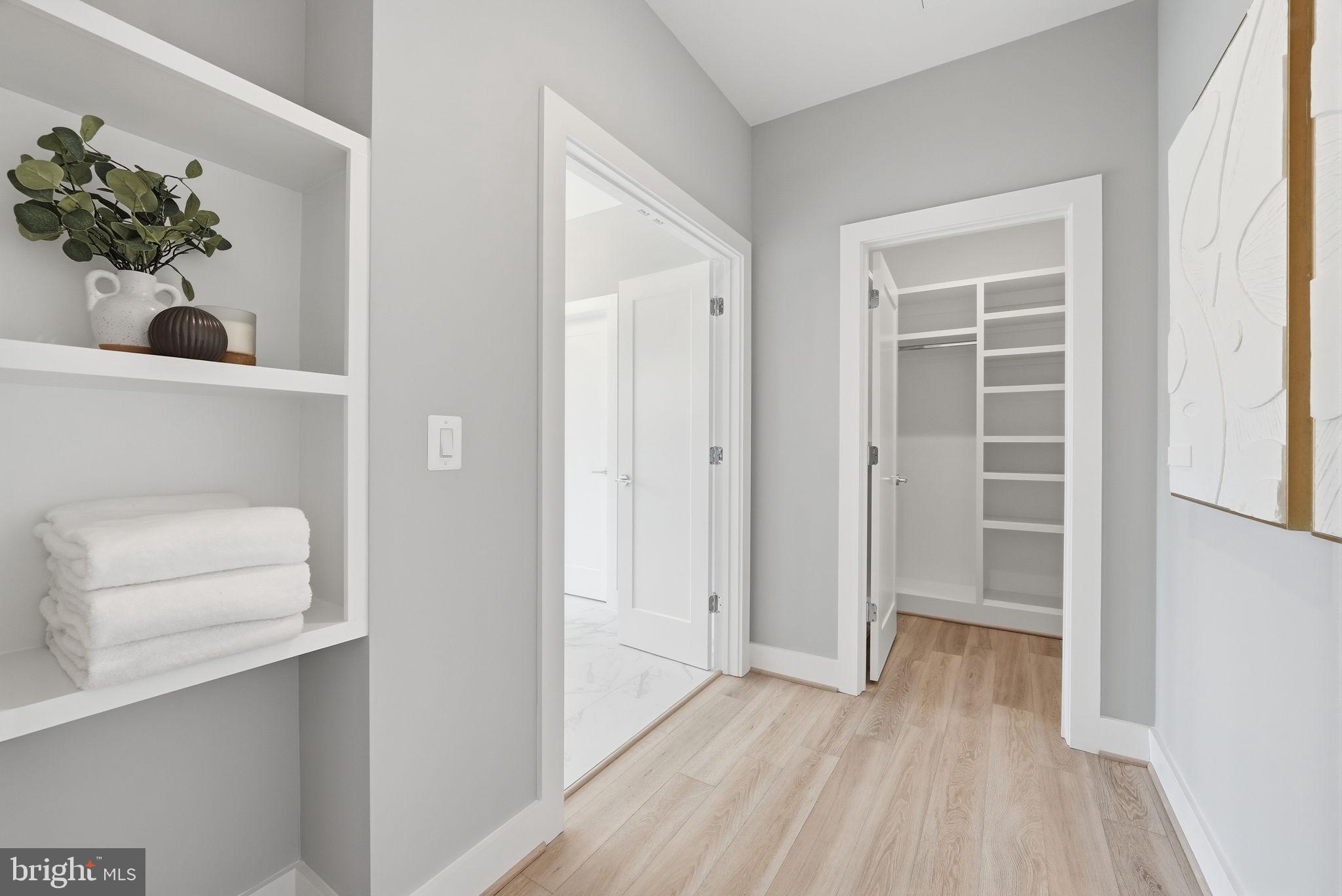 VIENNA WOODS - Residential