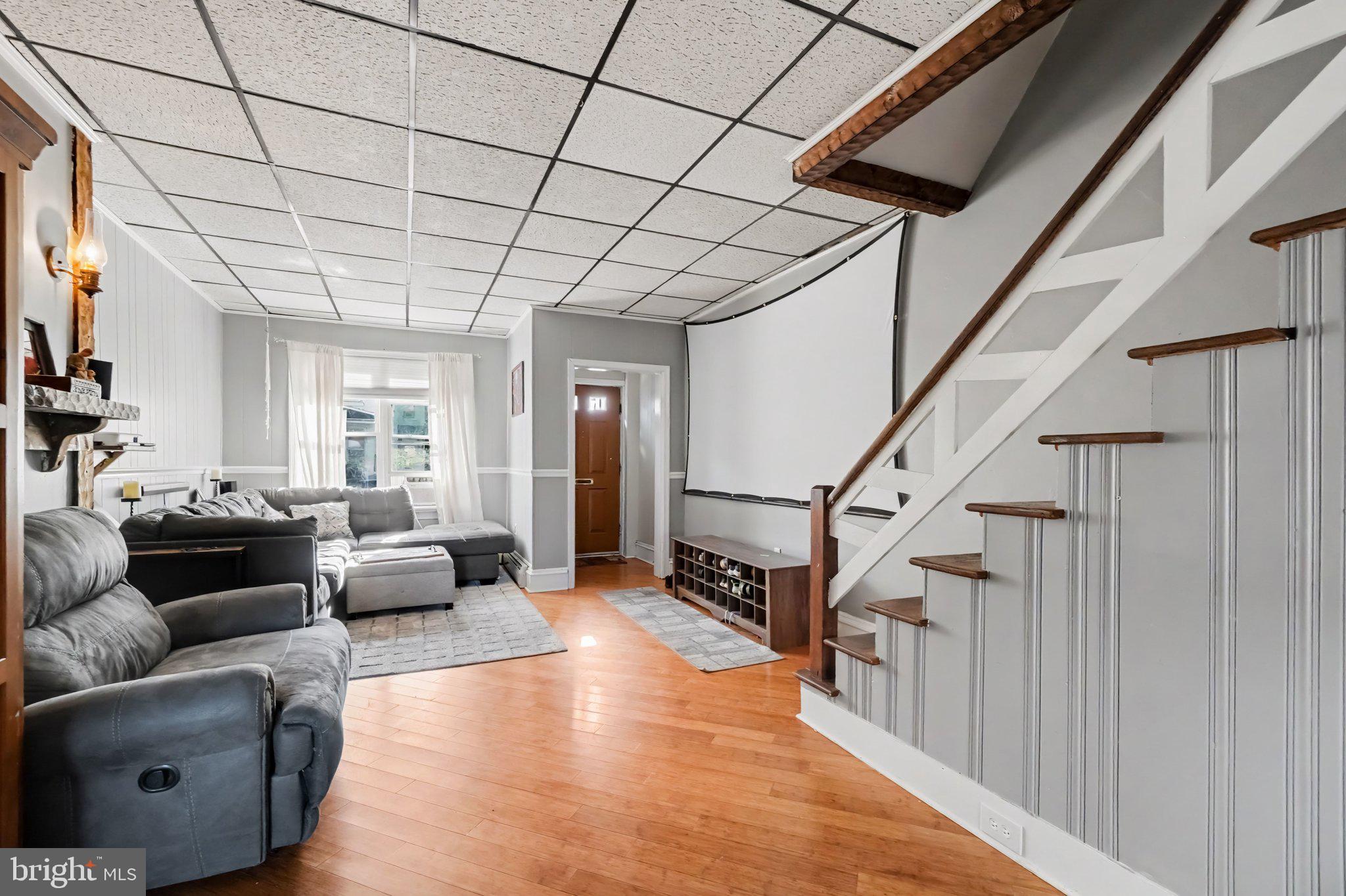 225 W HIGH STREET