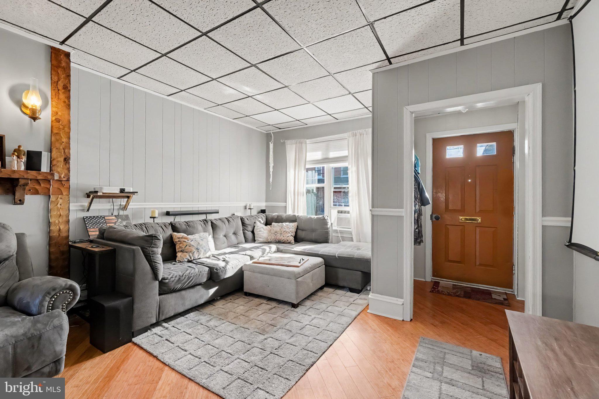 225 W HIGH STREET
