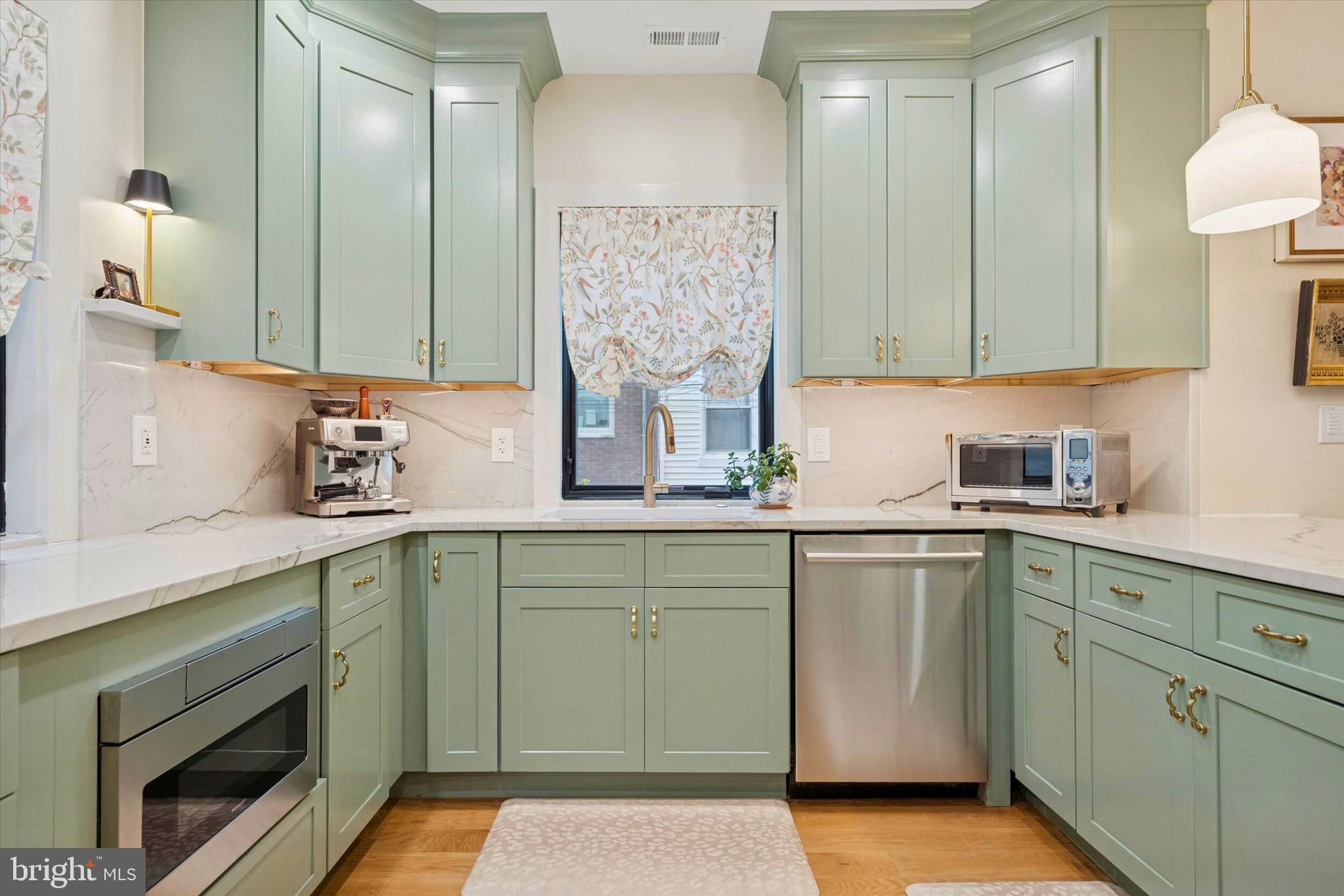 PASSYUNK SQUARE - Residential