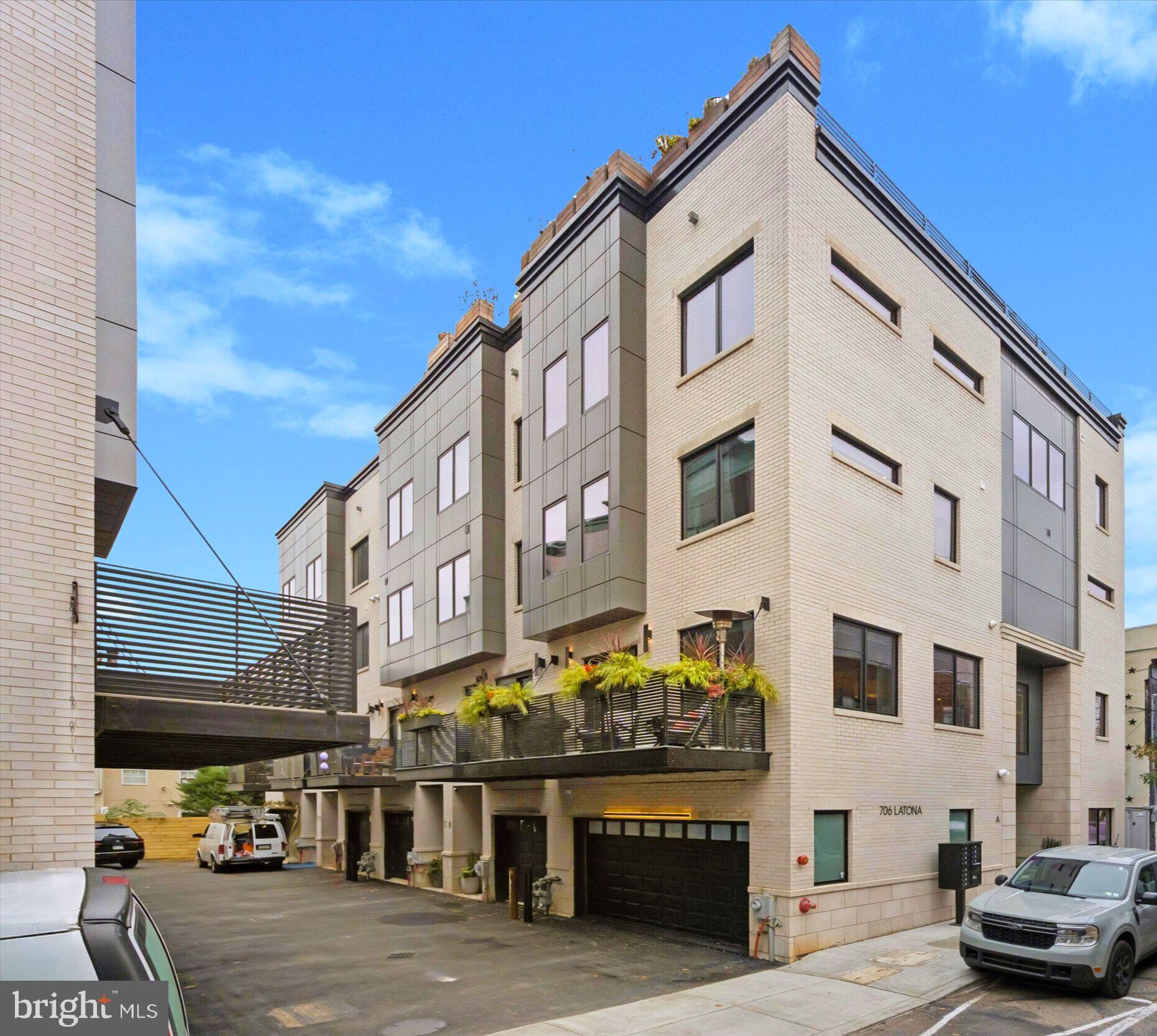 PASSYUNK SQUARE - Residential