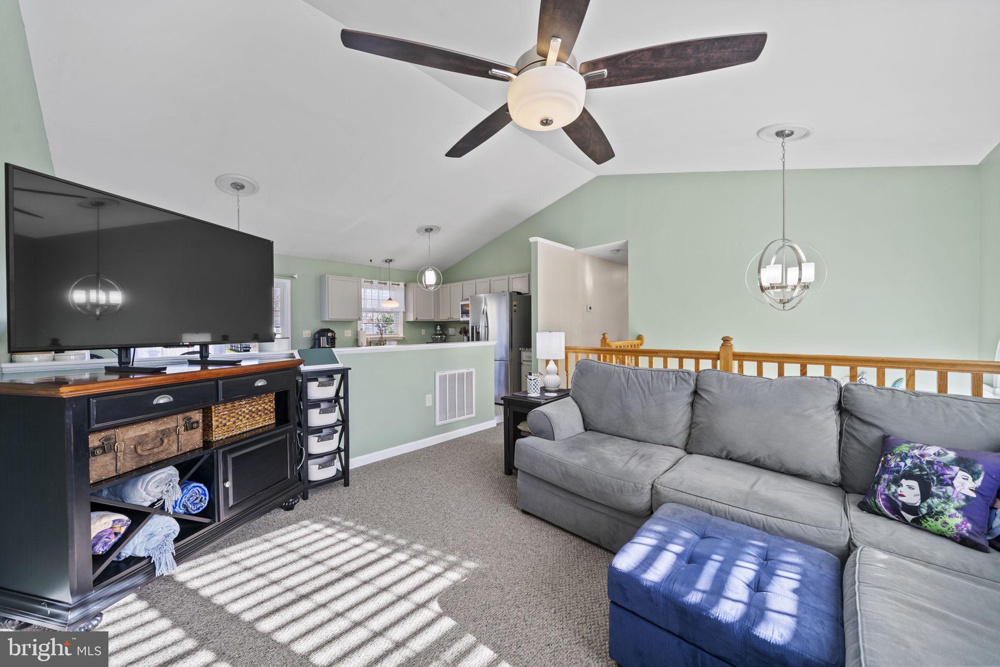 LAKE LAND OR - Residential