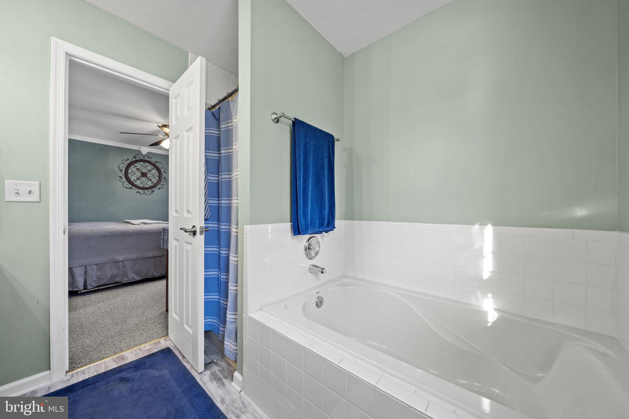 LAKE LAND OR - Residential