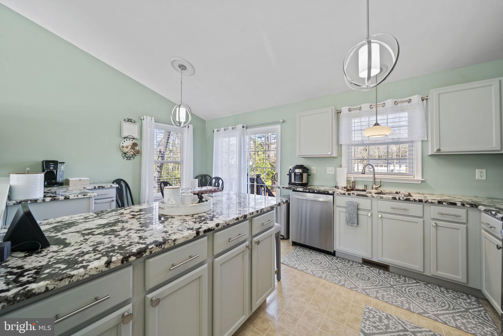 LAKE LAND OR - Residential