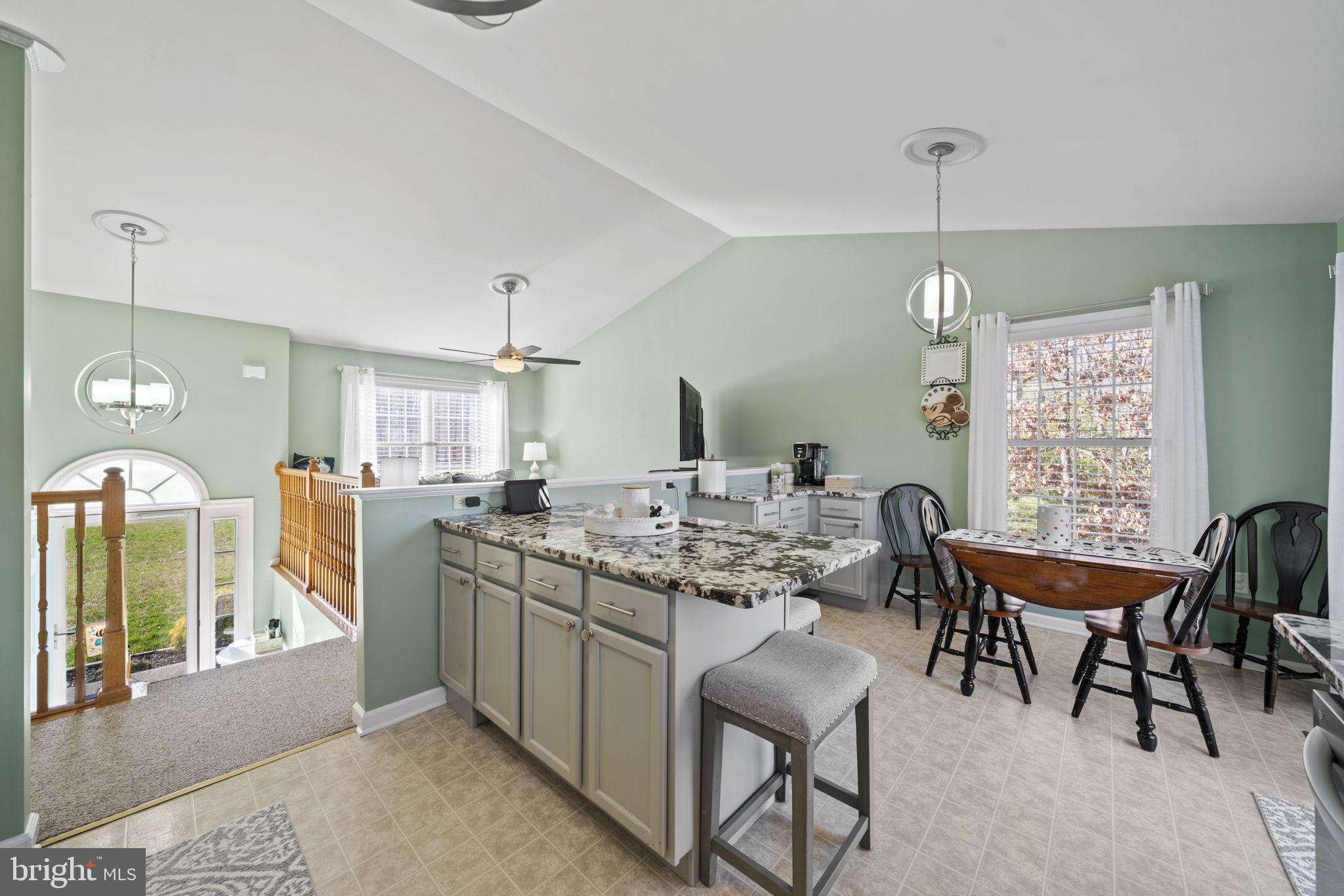 LAKE LAND OR - Residential