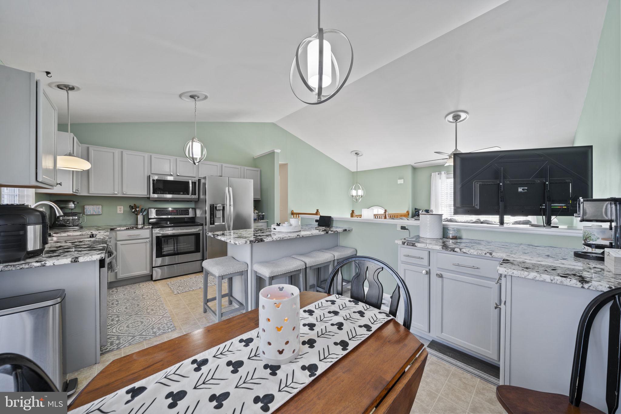 LAKE LAND OR - Residential