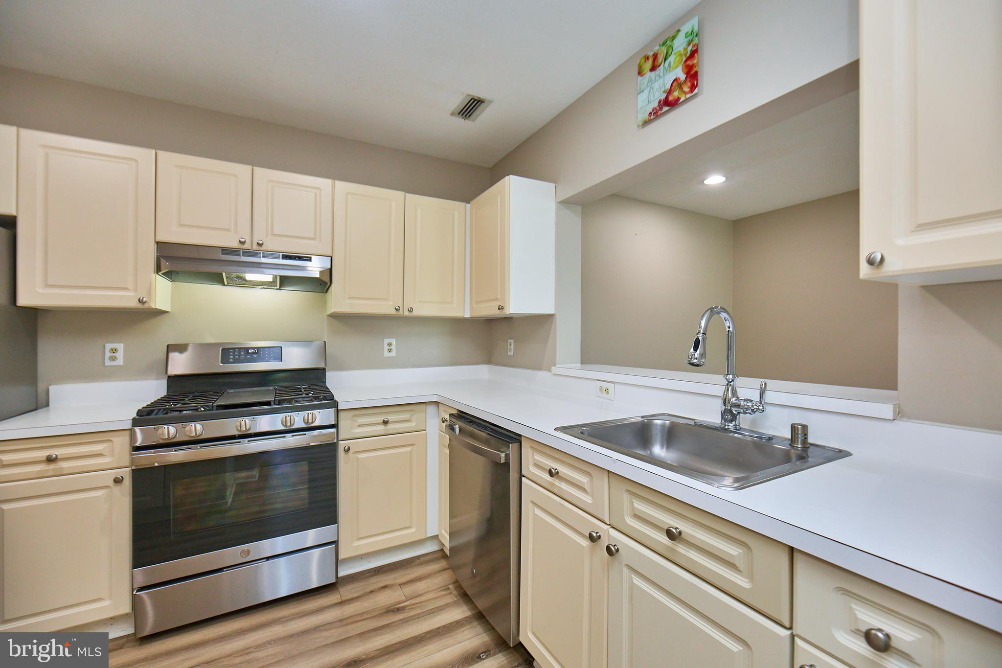 SOUTH GLEN - Residential Lease