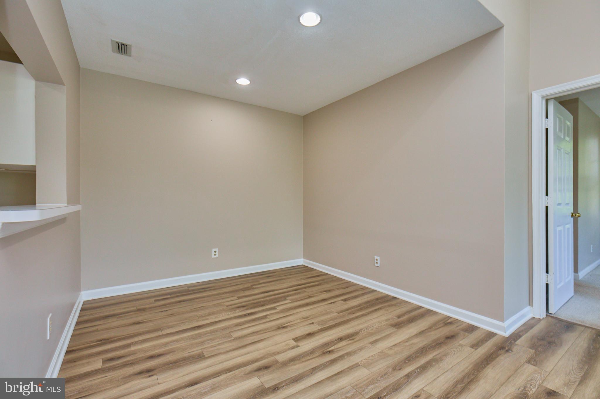 SOUTH GLEN - Residential Lease