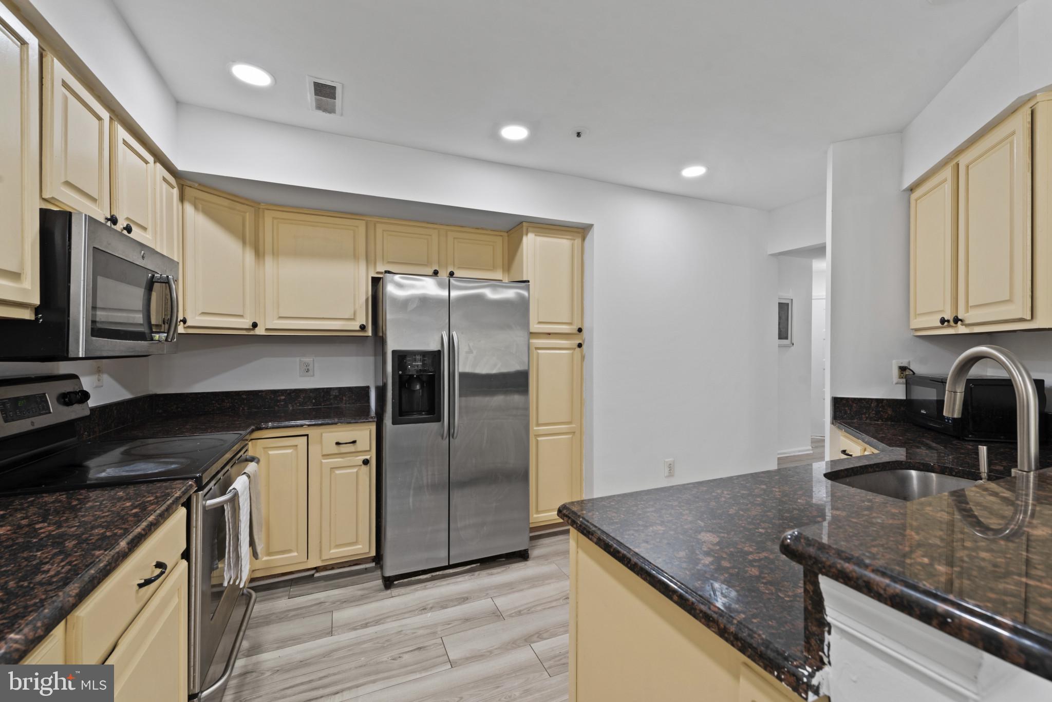 DORSEY HALL - Residential