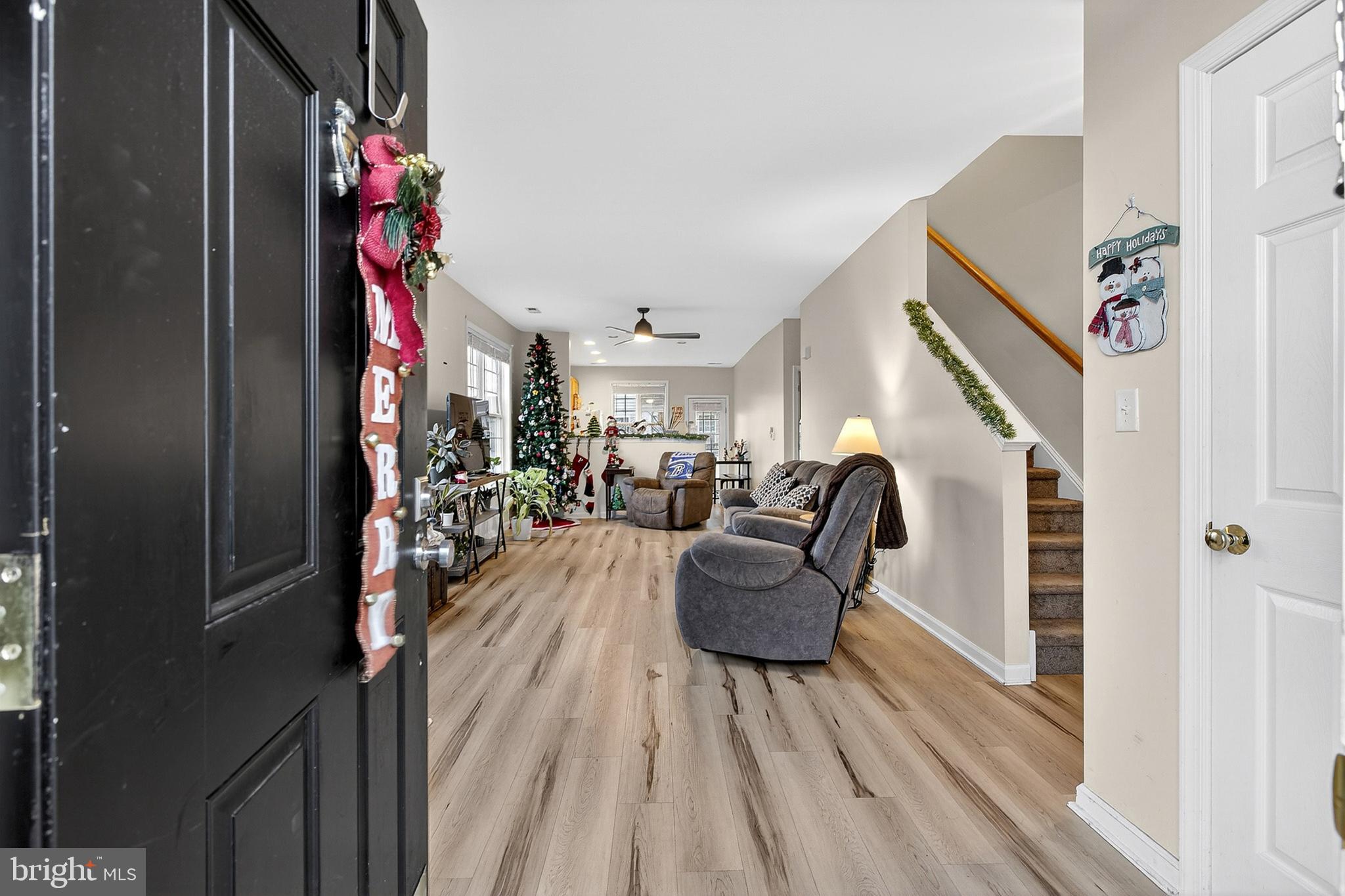 124 E SANDRIDGE COURT