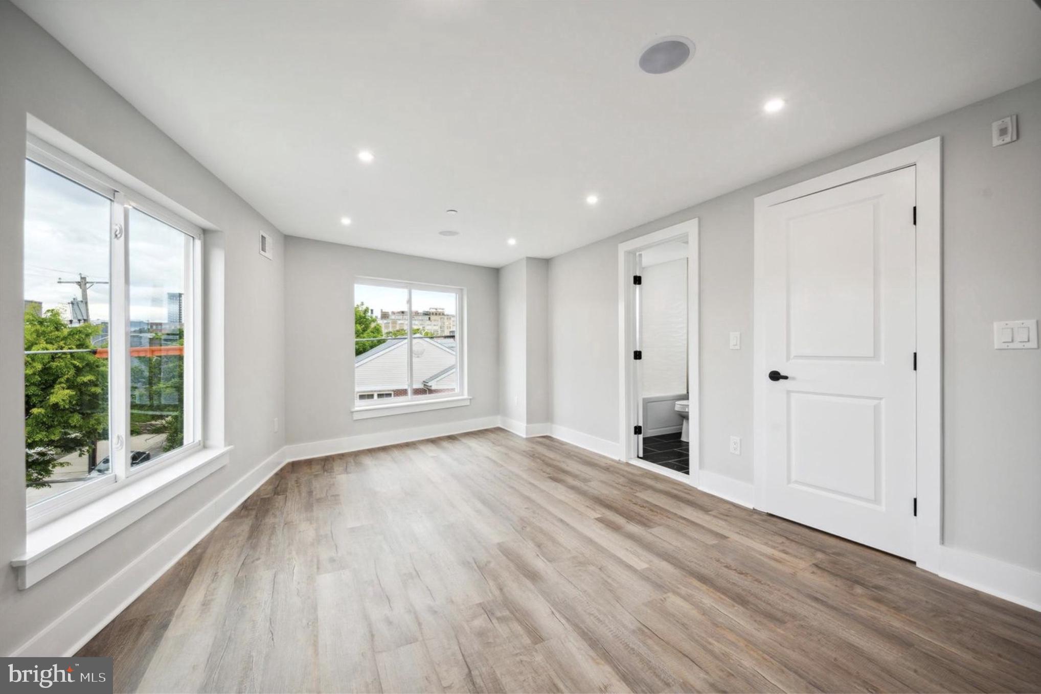 OLDE KENSINGTON - Residential Lease