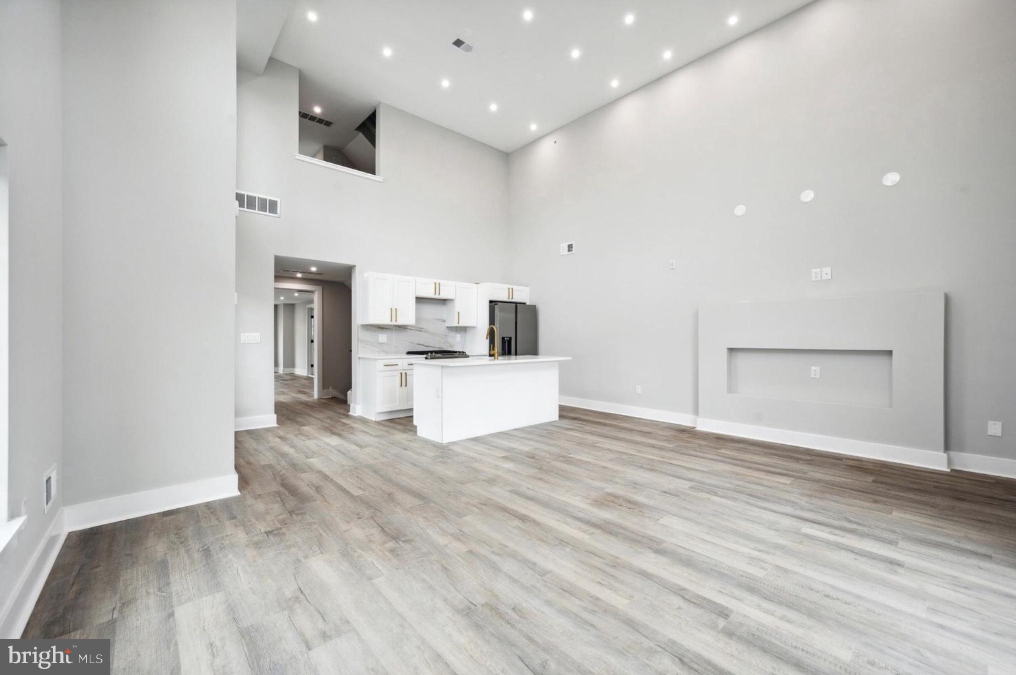 OLDE KENSINGTON - Residential Lease