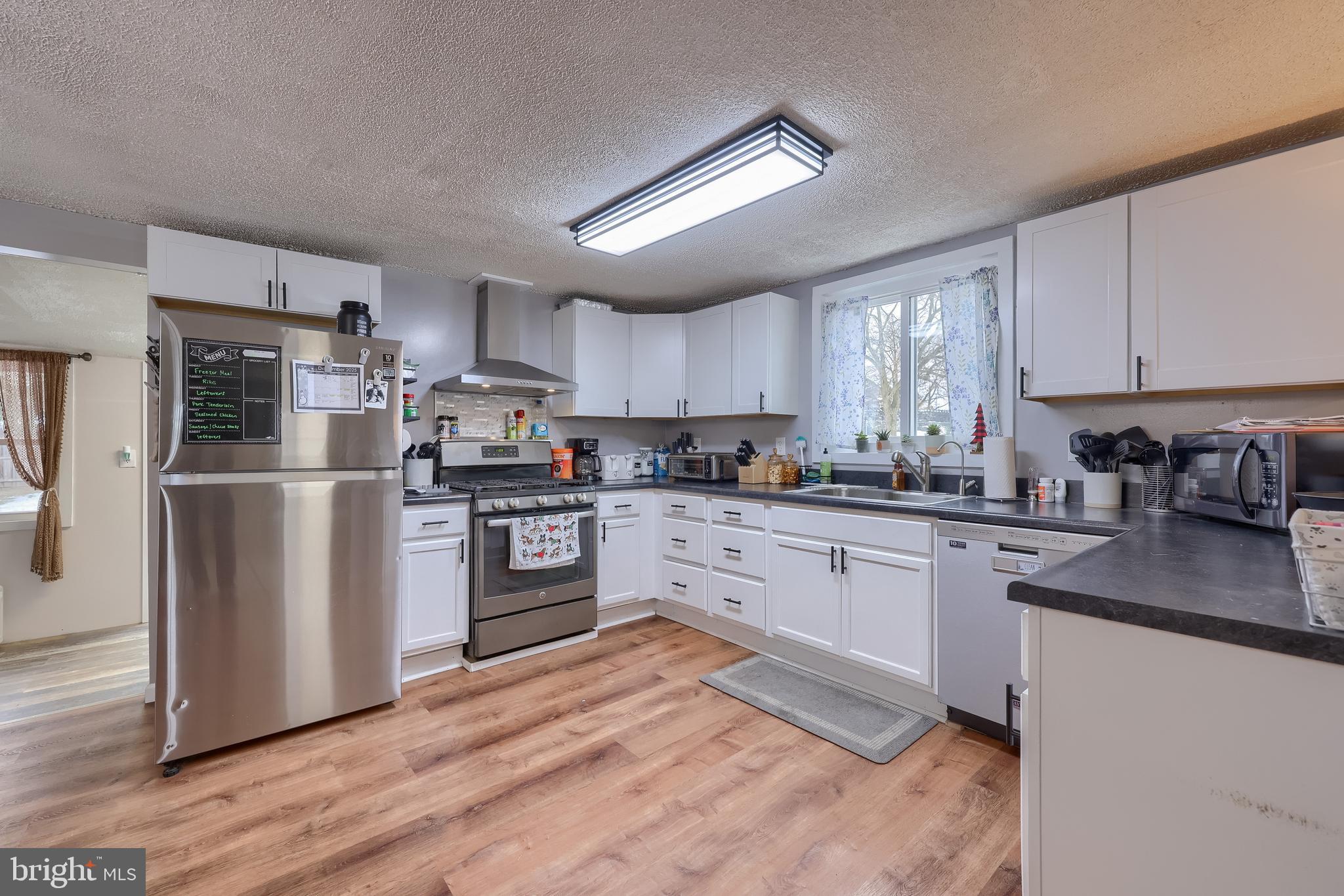 HEBRON - Residential