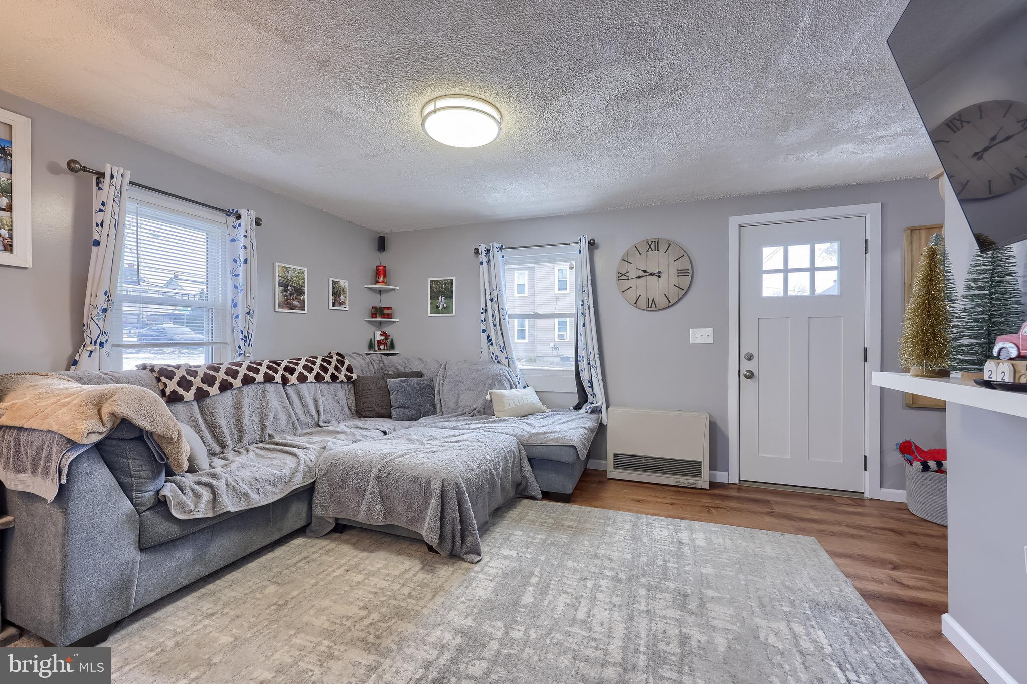 HEBRON - Residential