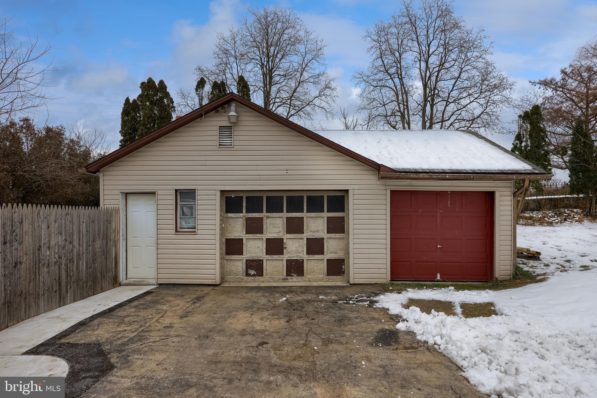 HEBRON - Residential