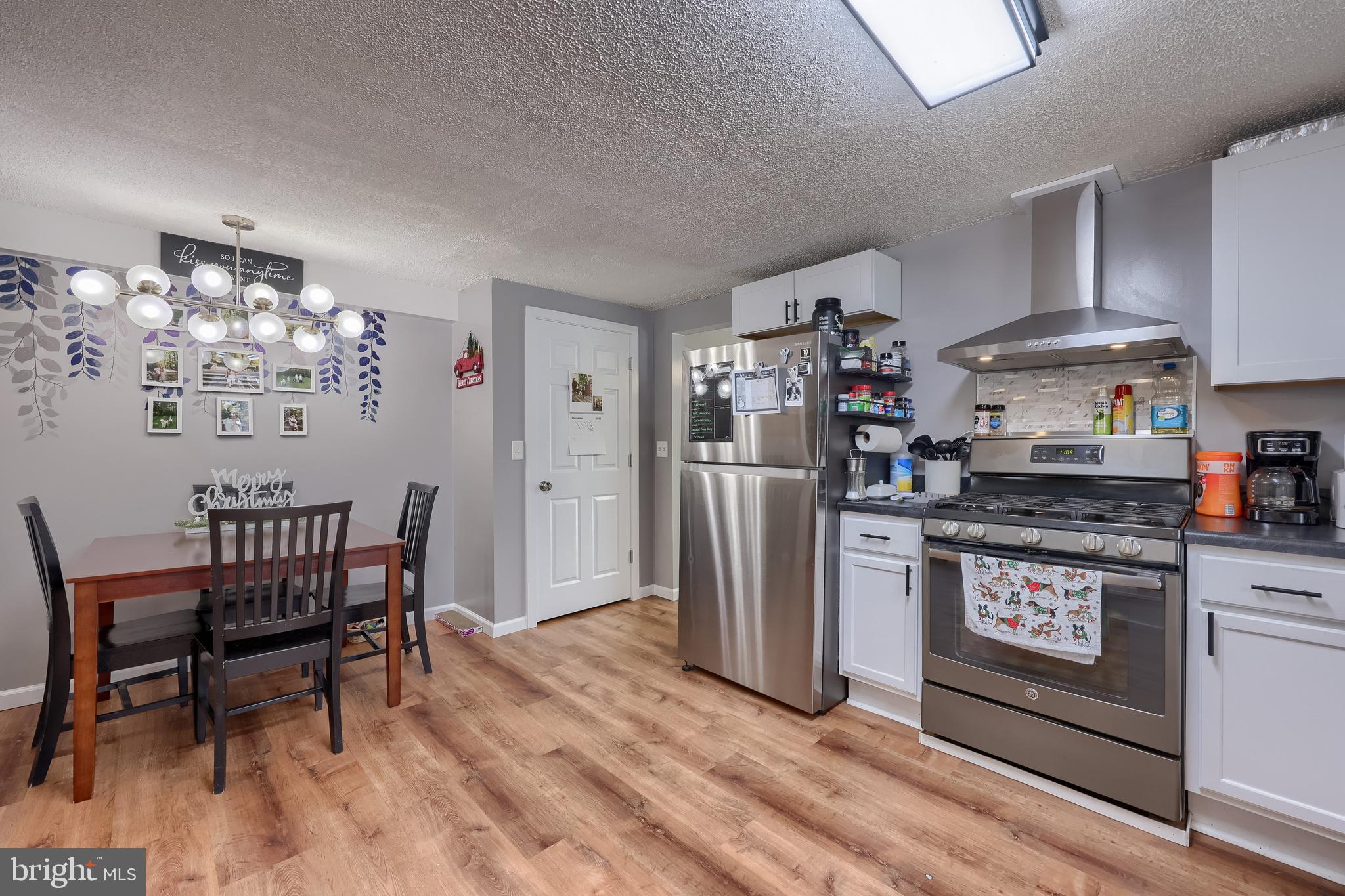 HEBRON - Residential