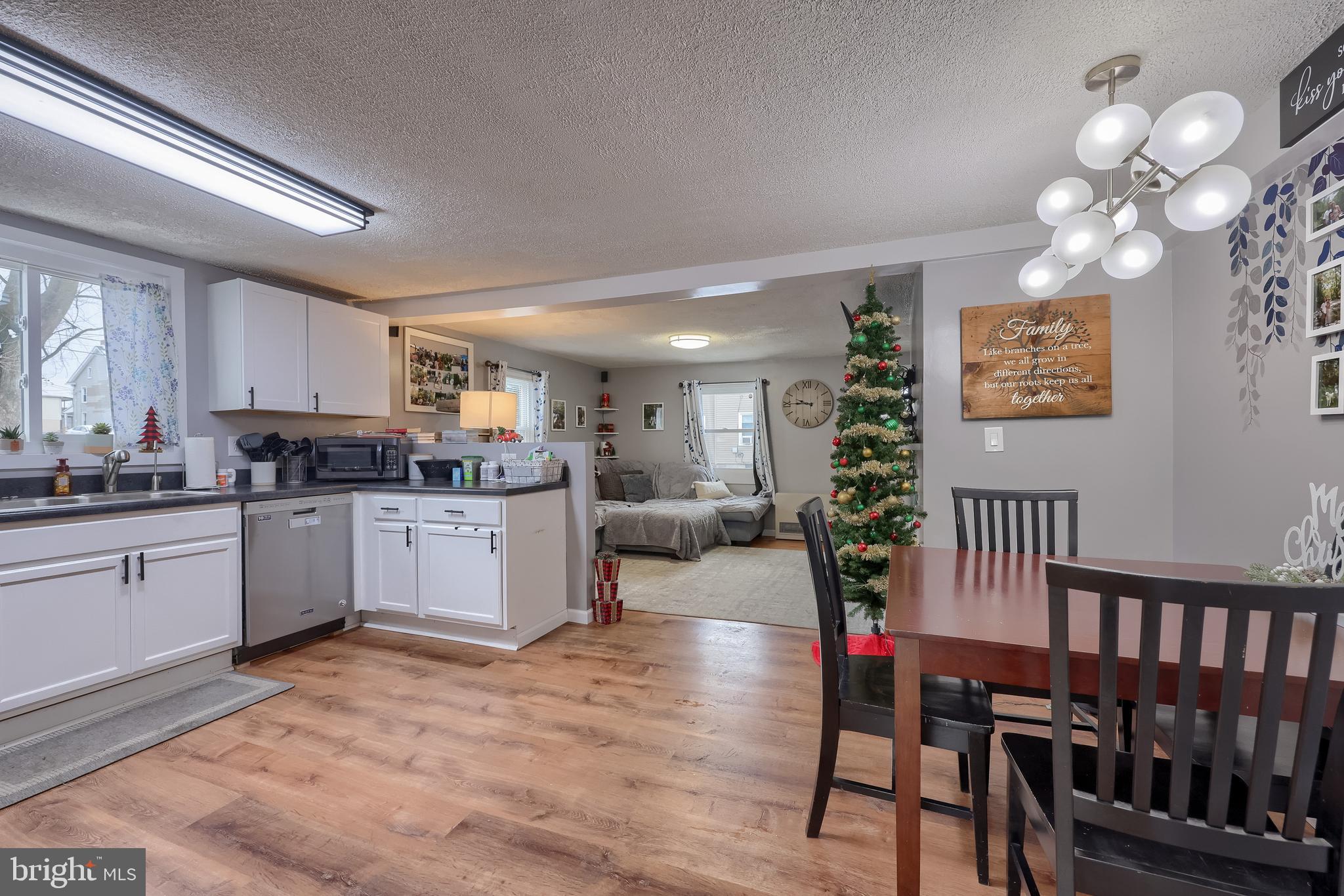 HEBRON - Residential