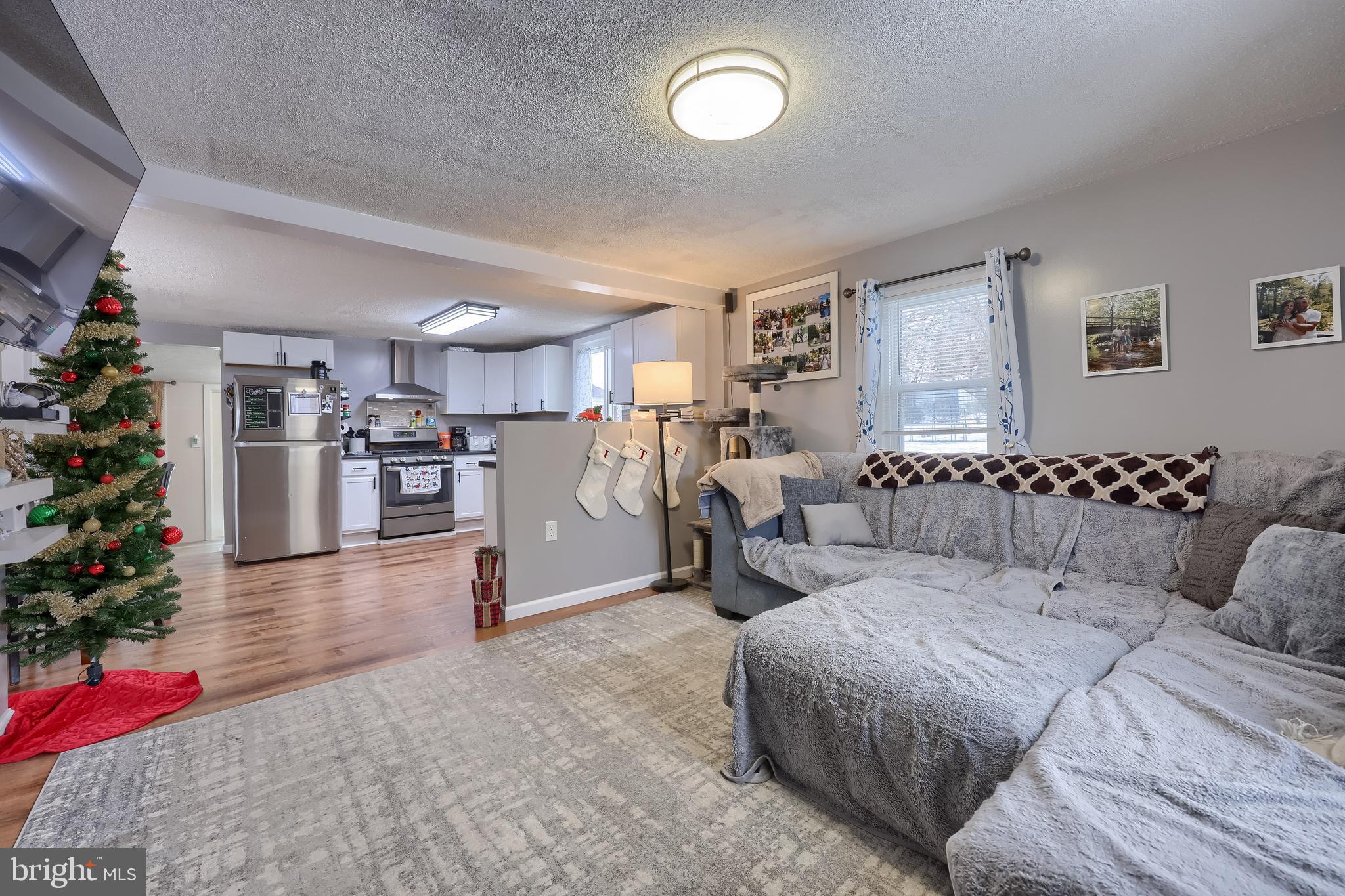 HEBRON - Residential