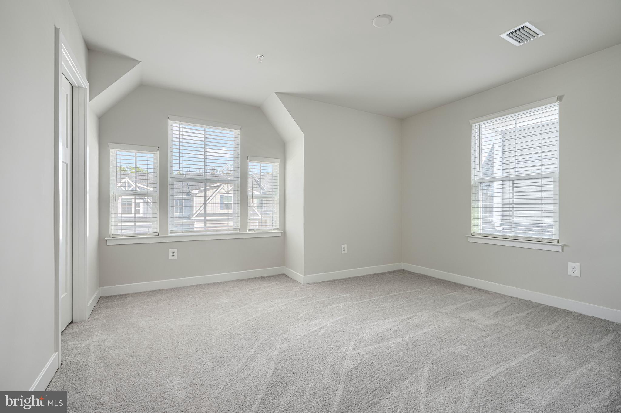 JAMES RUN CARRIAGE HOMES - Residential