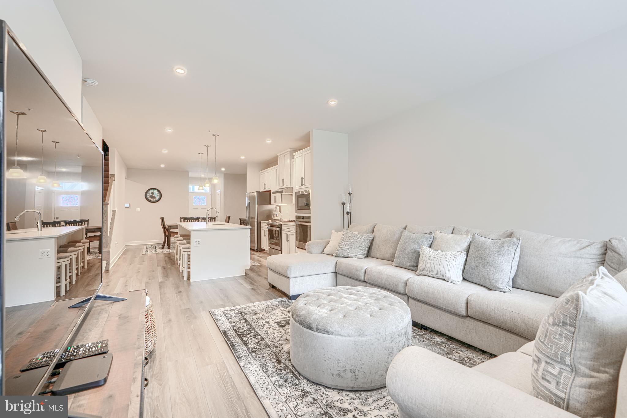 JAMES RUN CARRIAGE HOMES - Residential