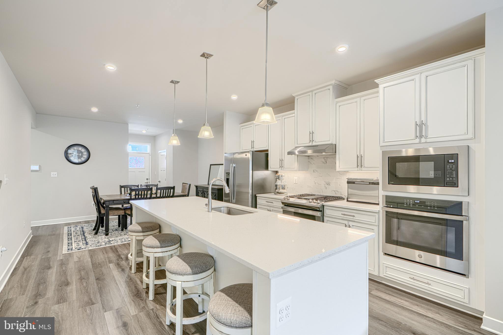 JAMES RUN CARRIAGE HOMES - Residential