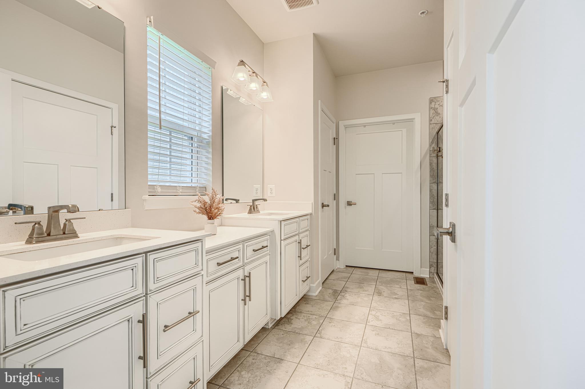JAMES RUN CARRIAGE HOMES - Residential