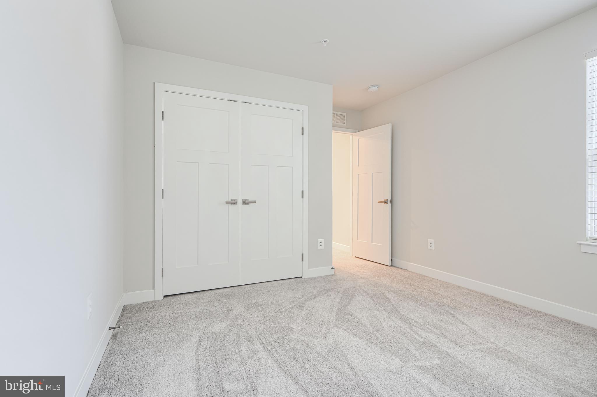 JAMES RUN CARRIAGE HOMES - Residential