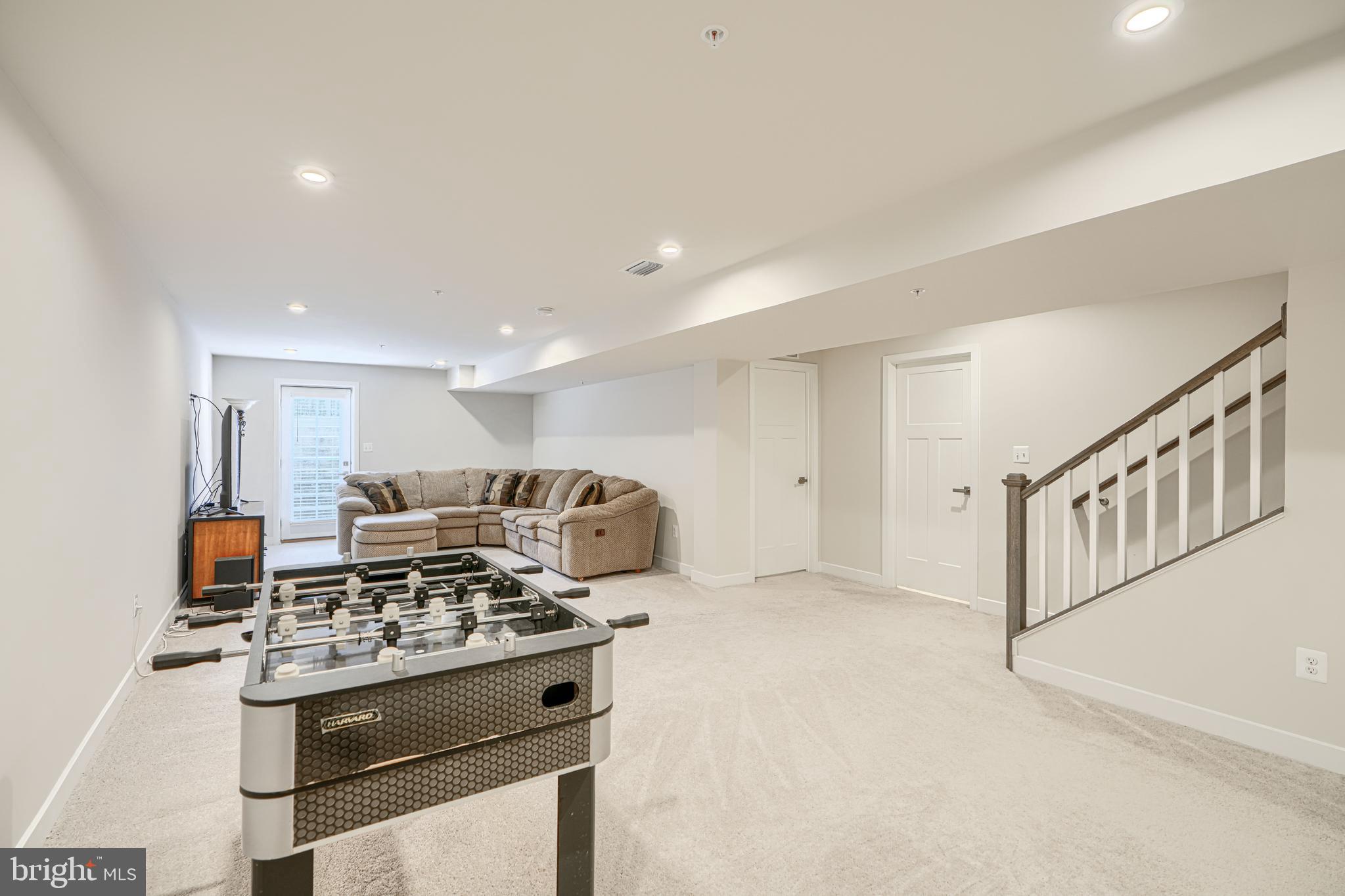 JAMES RUN CARRIAGE HOMES - Residential