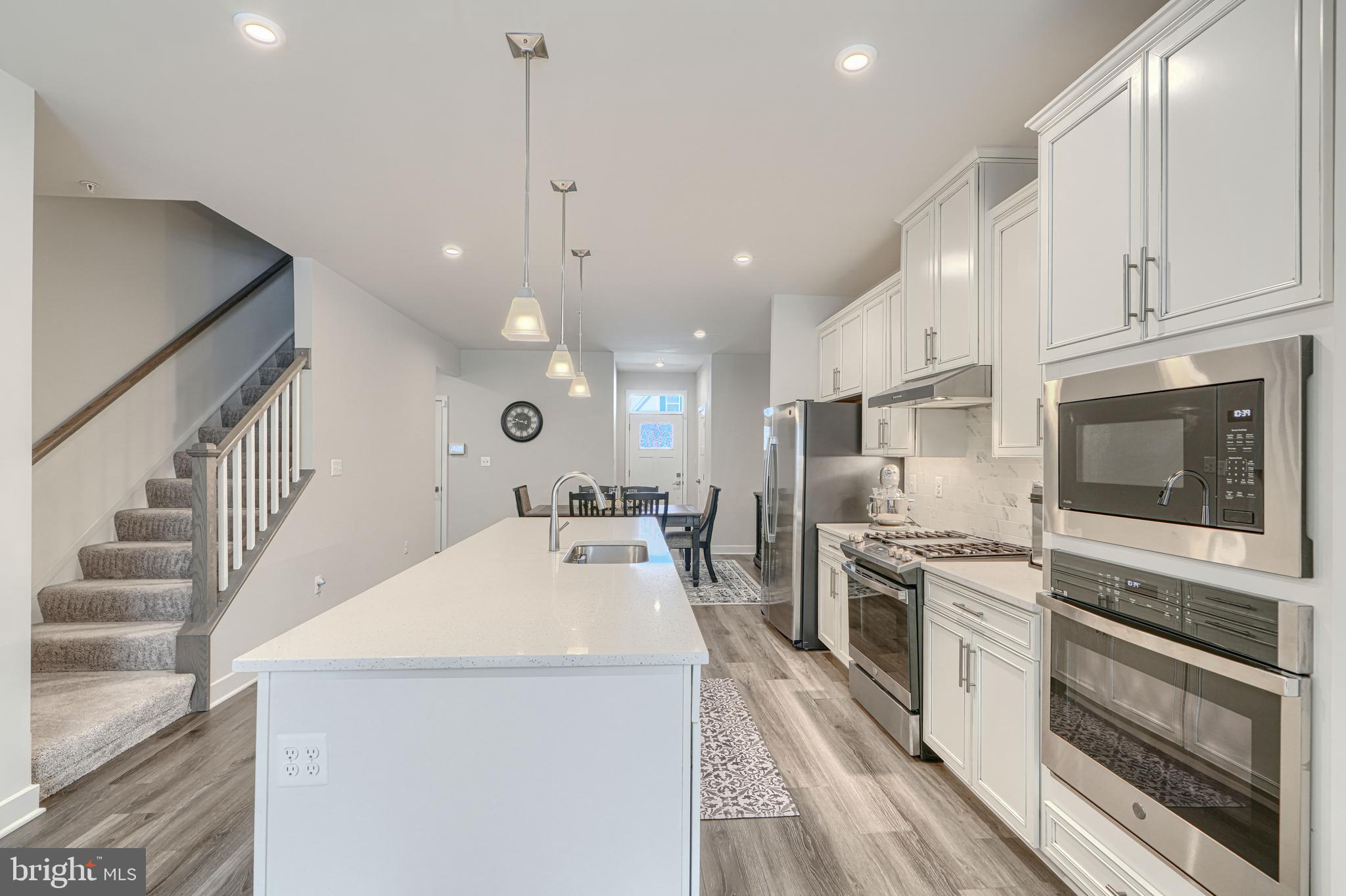 JAMES RUN CARRIAGE HOMES - Residential