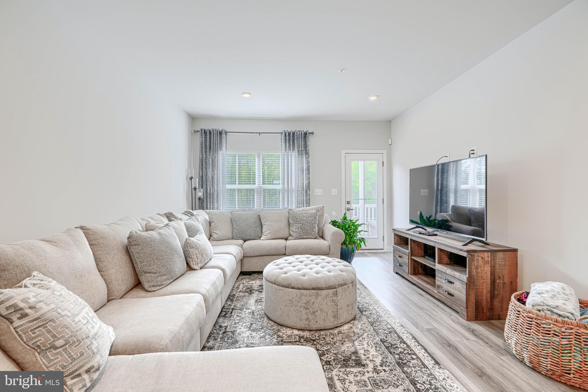JAMES RUN CARRIAGE HOMES - Residential