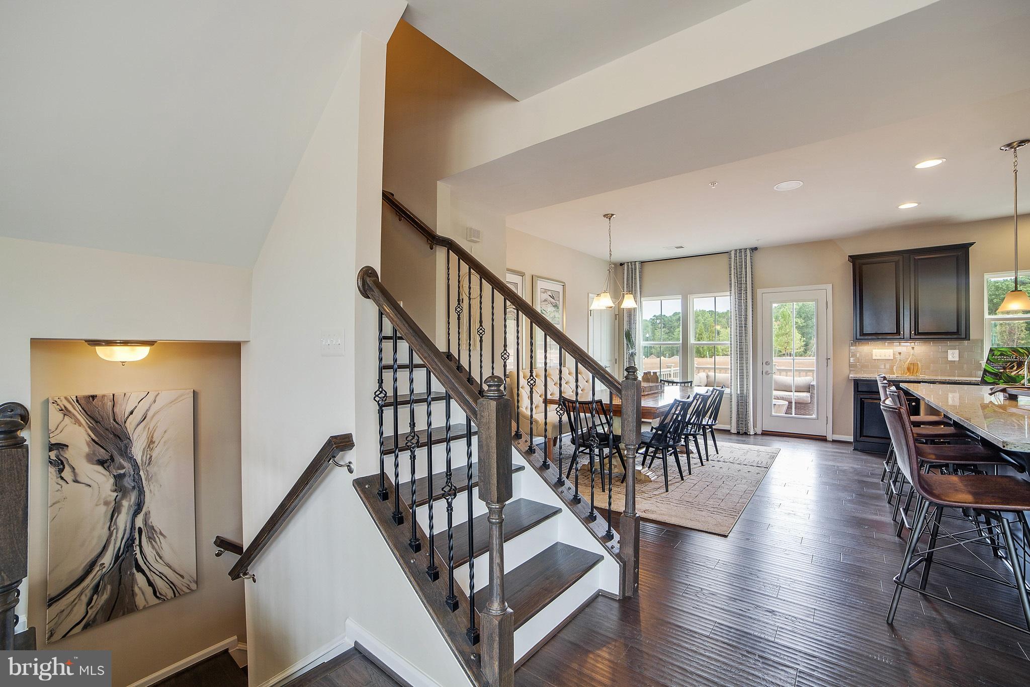 CREEKSIDE VILLAGE - Residential