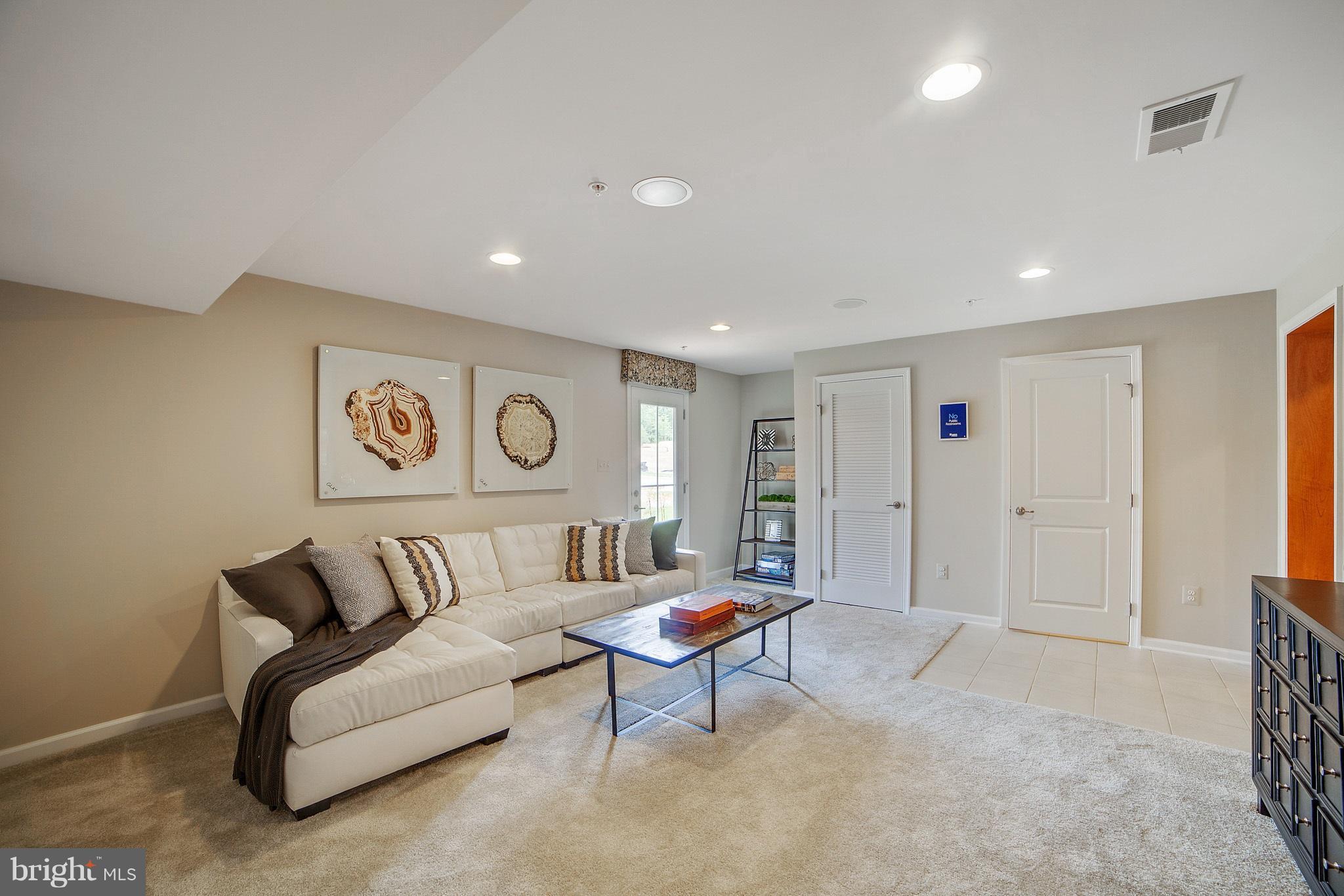 CREEKSIDE VILLAGE - Residential