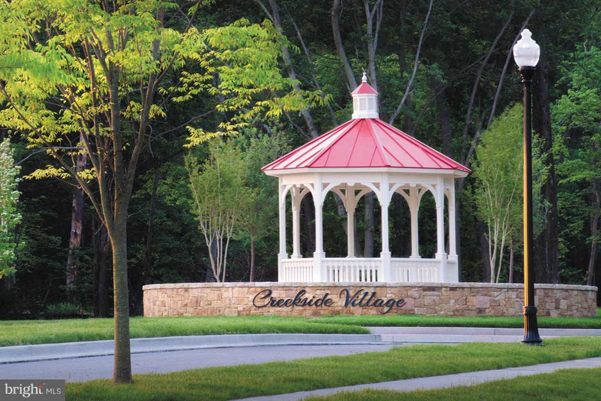 CREEKSIDE VILLAGE - Residential