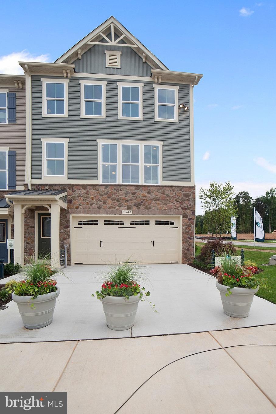 CREEKSIDE VILLAGE - Residential