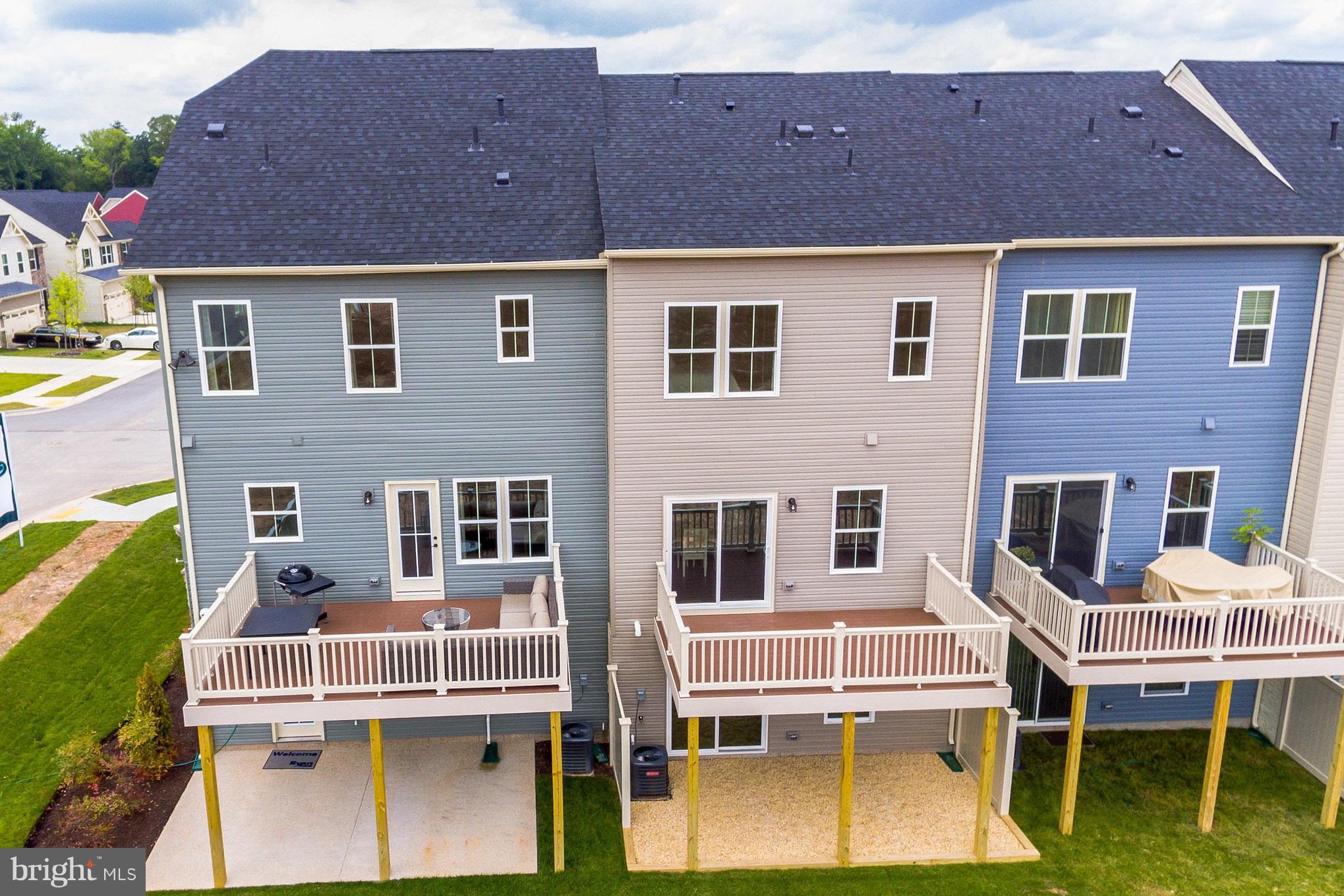 CREEKSIDE VILLAGE - Residential