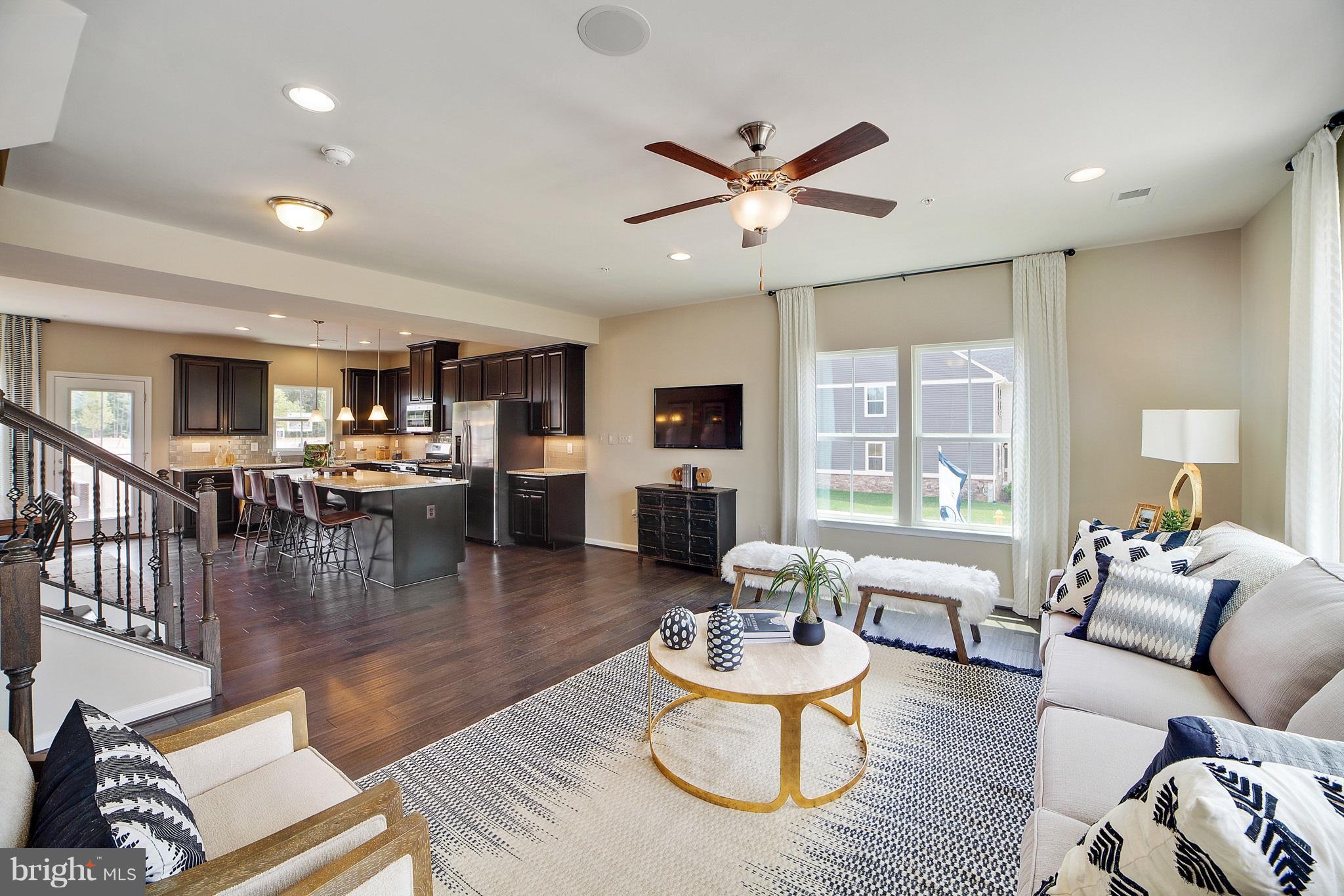 CREEKSIDE VILLAGE - Residential