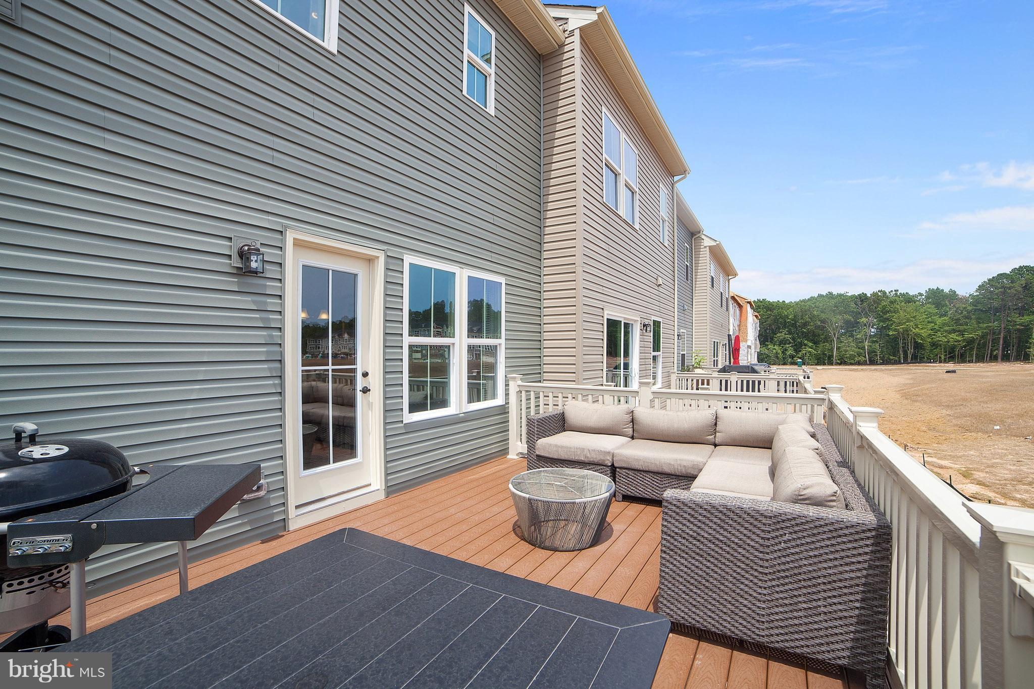 CREEKSIDE VILLAGE - Residential