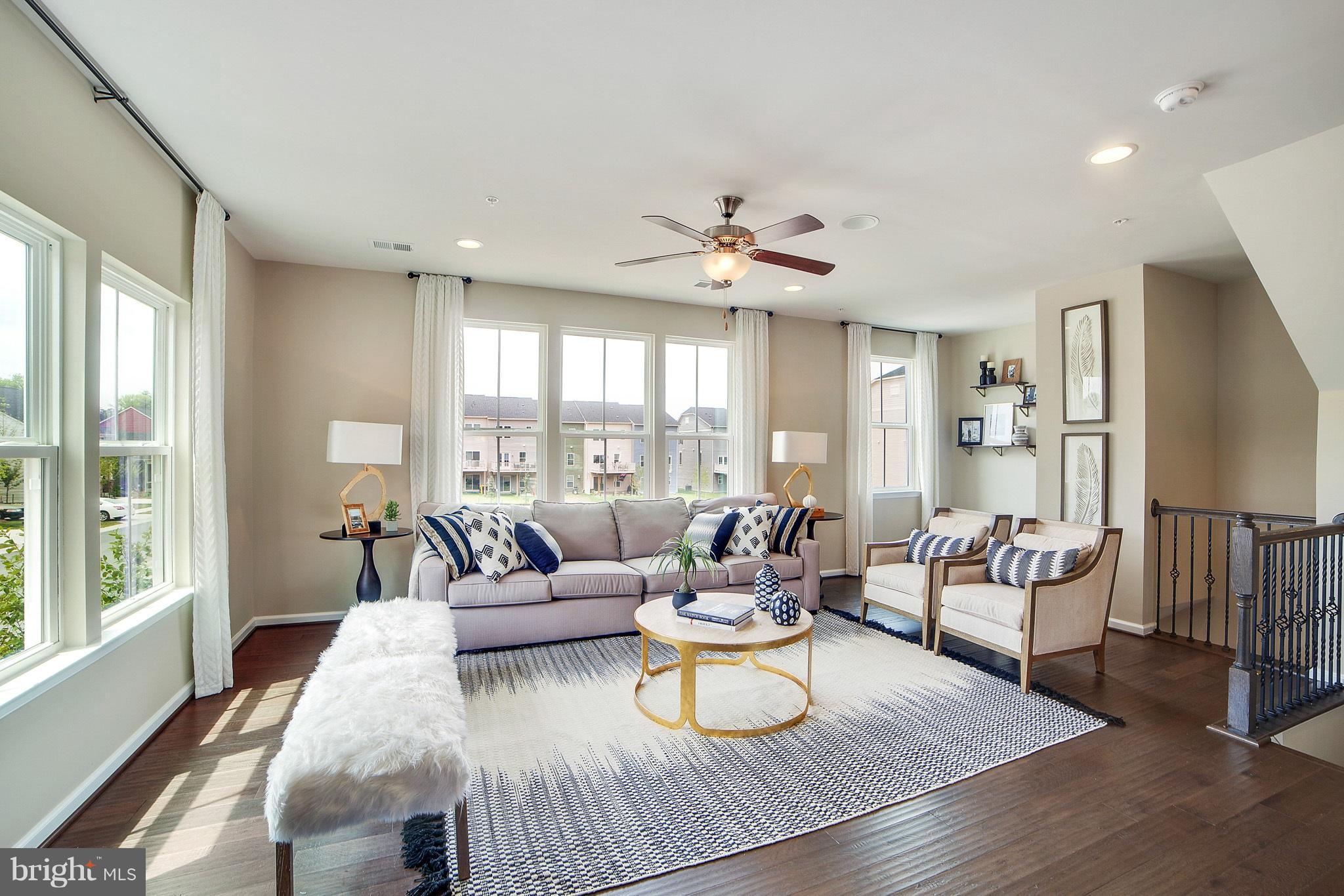 CREEKSIDE VILLAGE - Residential