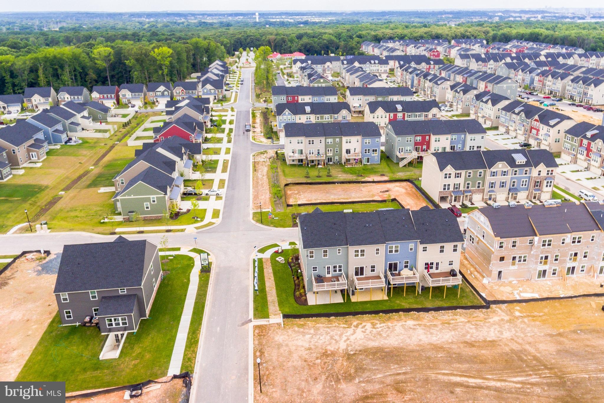 CREEKSIDE VILLAGE - Residential