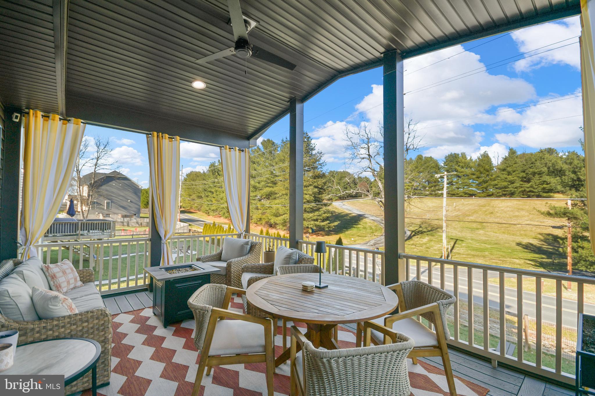 THE MEADOWS - Residential