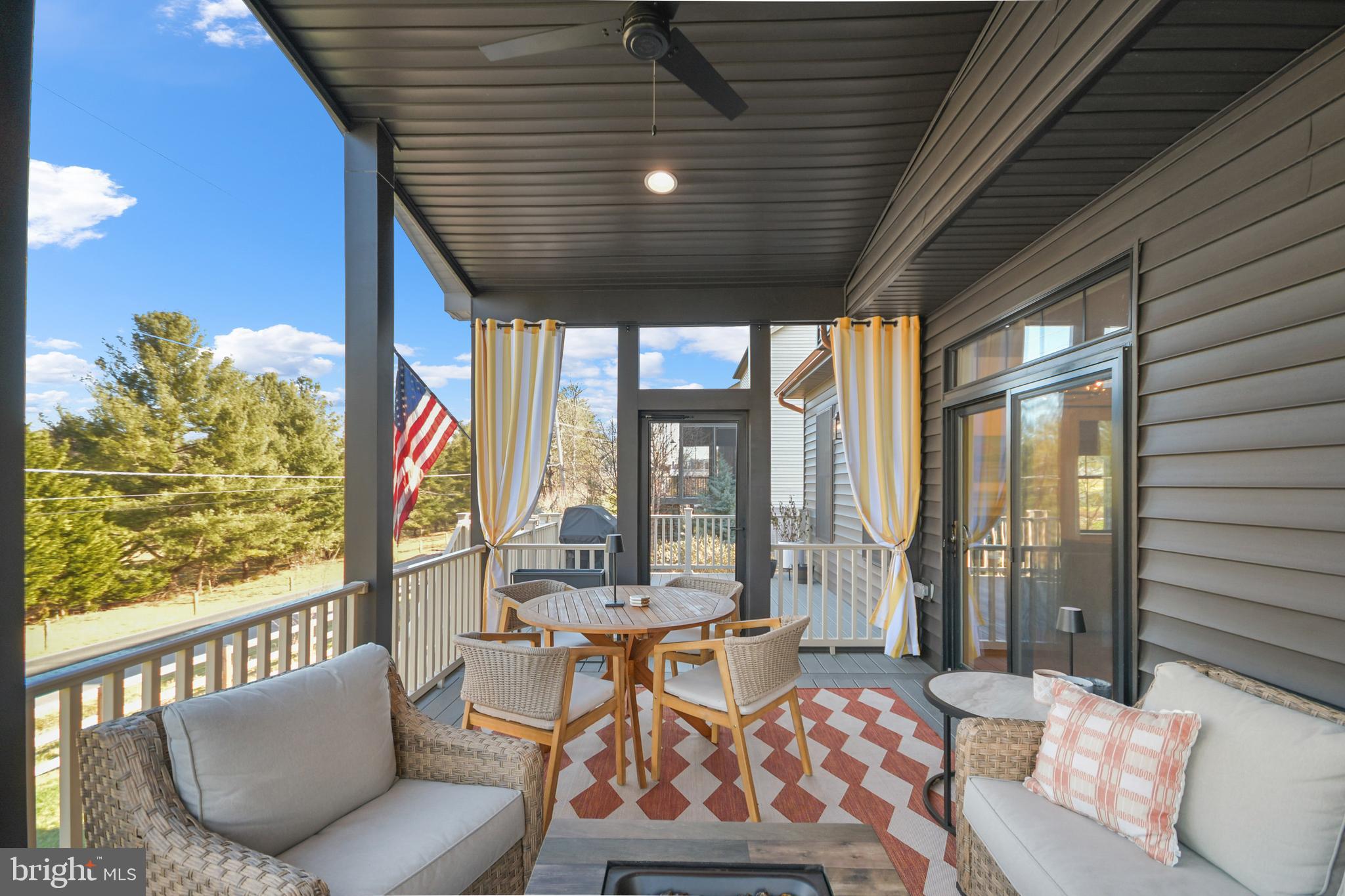 THE MEADOWS - Residential