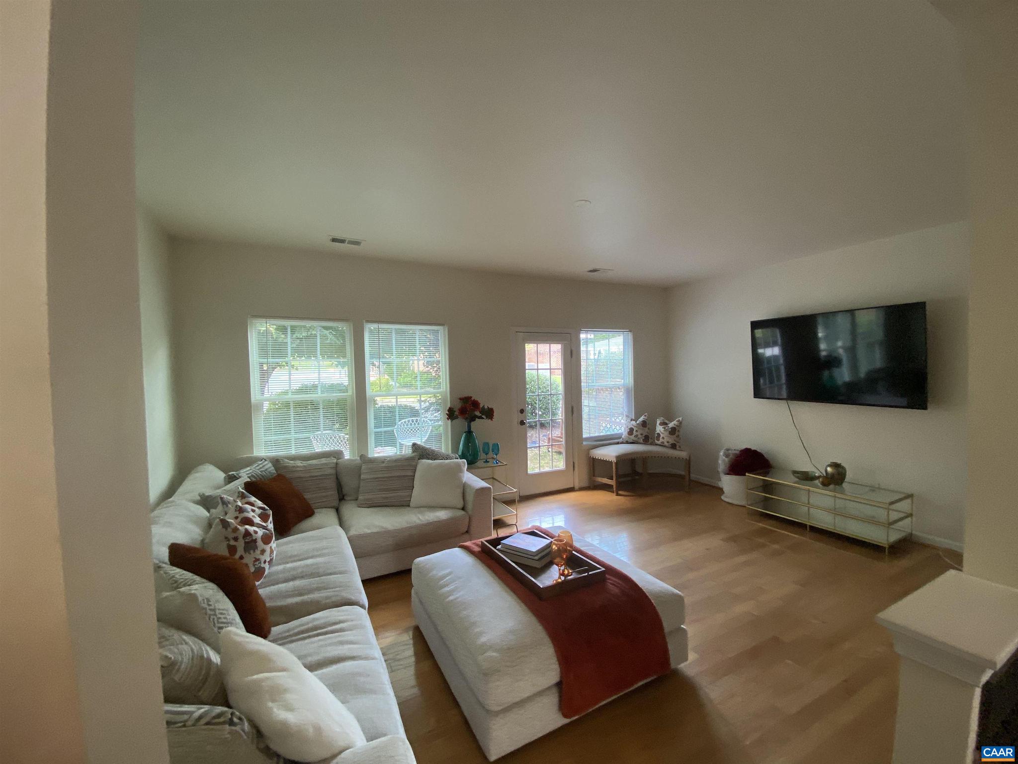 SYCAMORE SQUARE - Residential