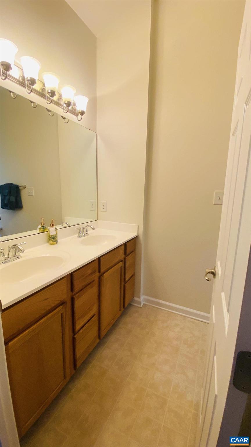 SYCAMORE SQUARE - Residential