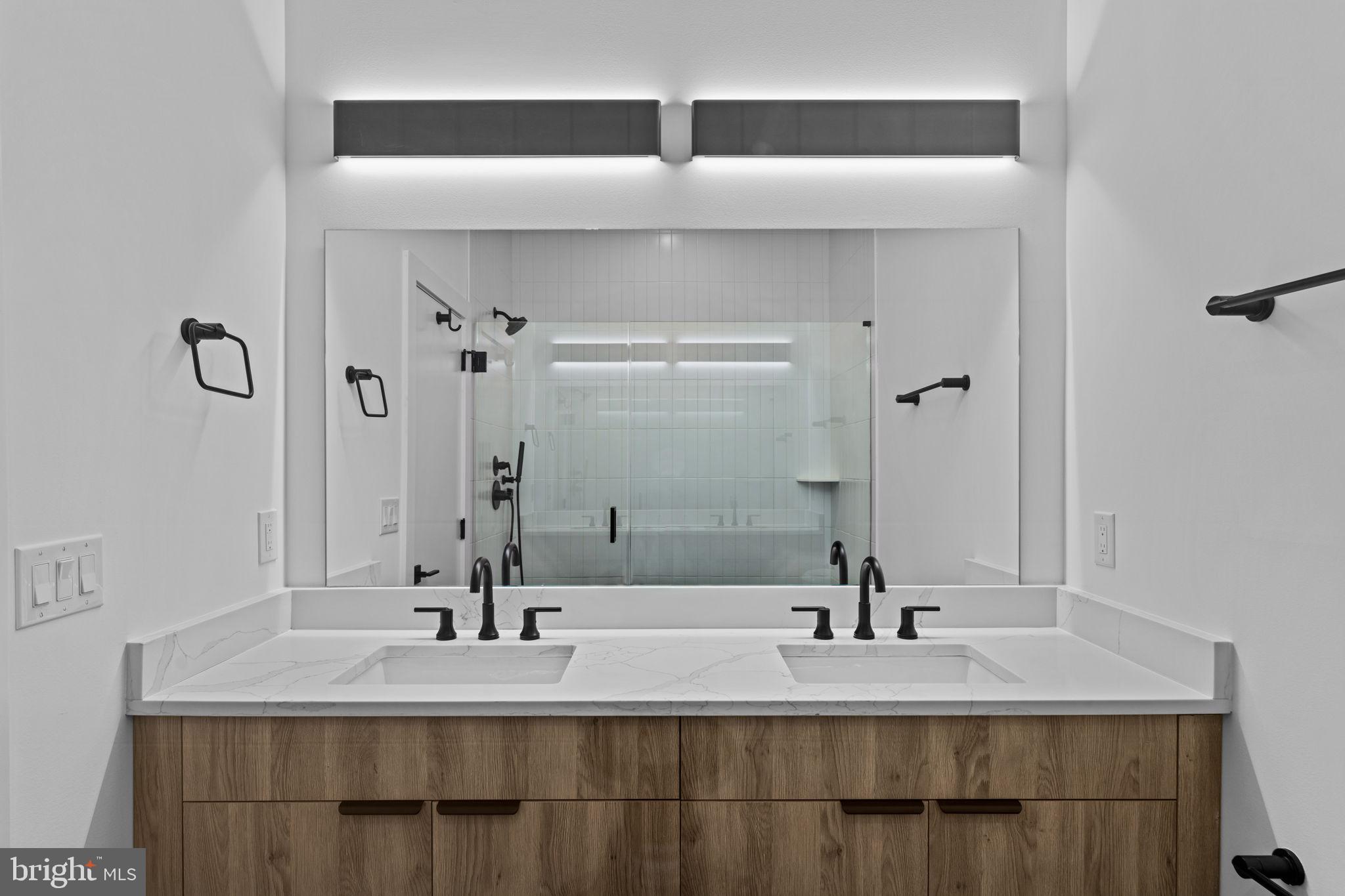 UNIVERSITY CITY - Residential Lease