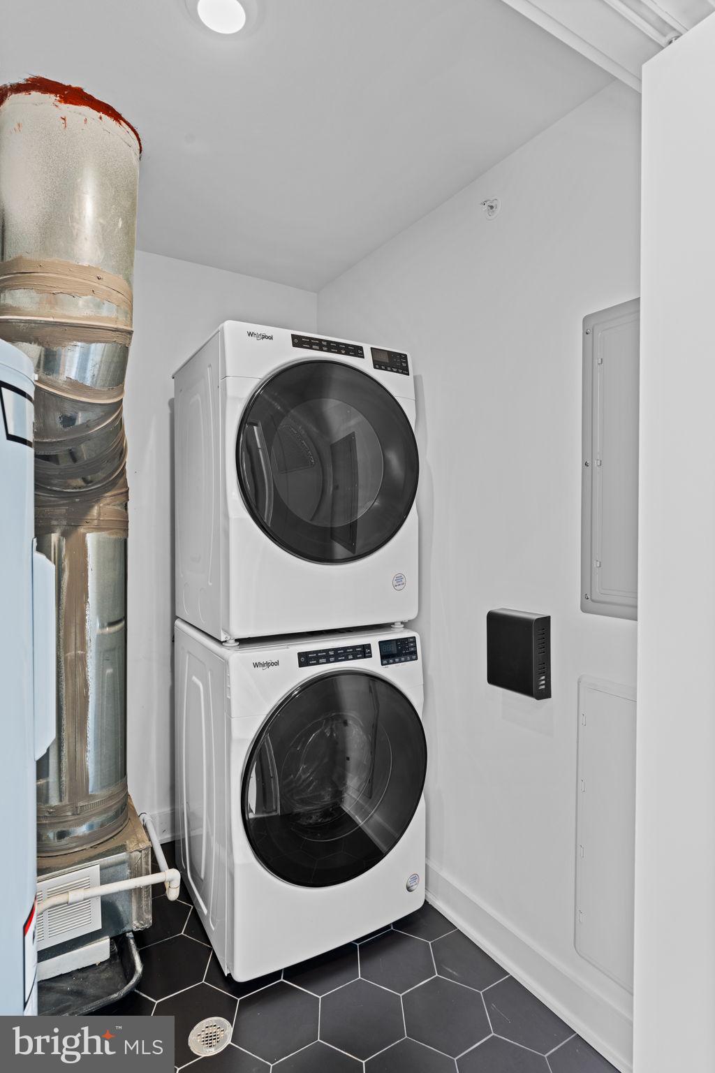 UNIVERSITY CITY - Residential Lease